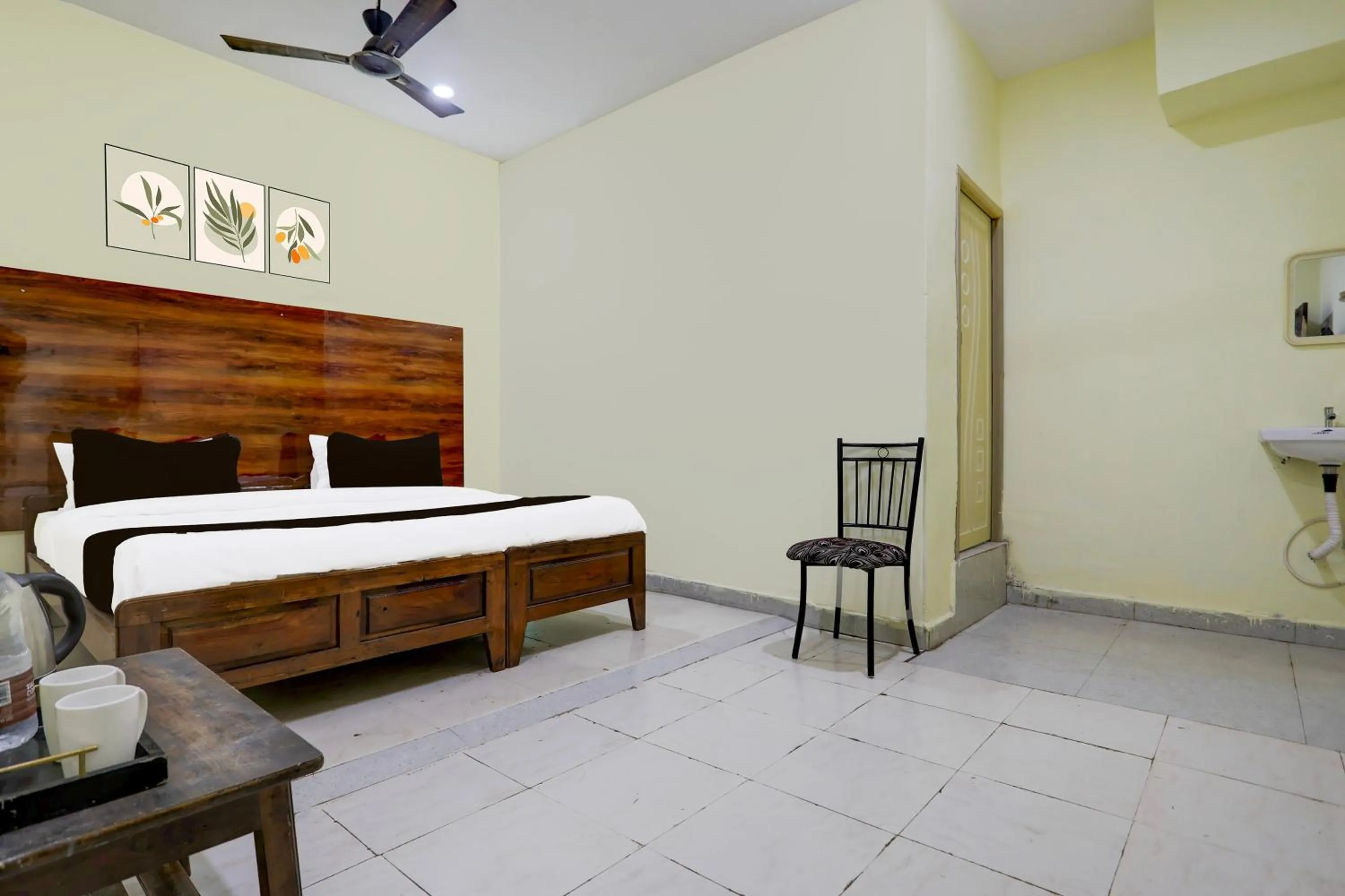 Bedroom, Bed in SPOT ON SRI KARTHIK GRAND INN