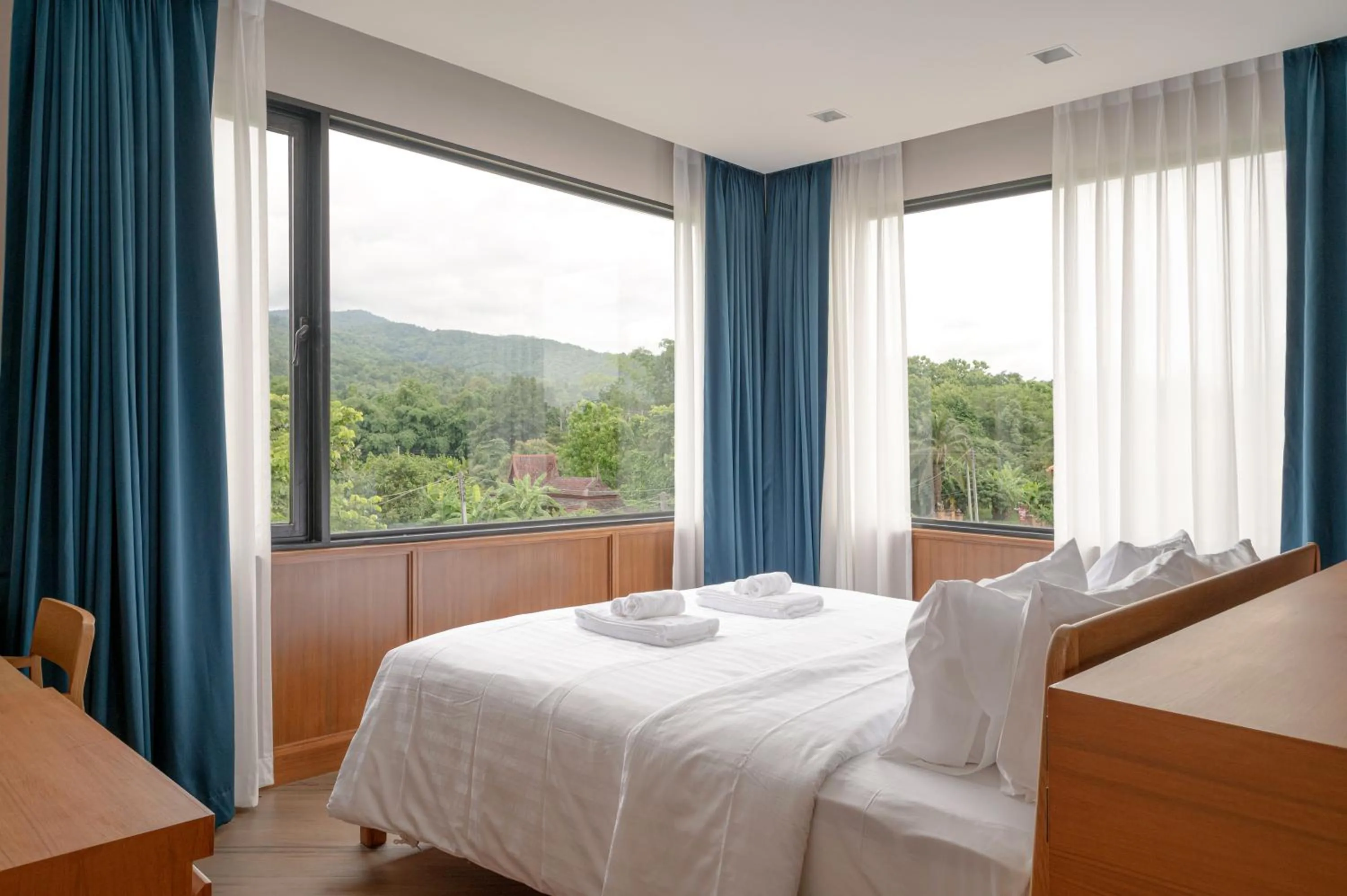 Bed in The Willoughby Maerim Hotel