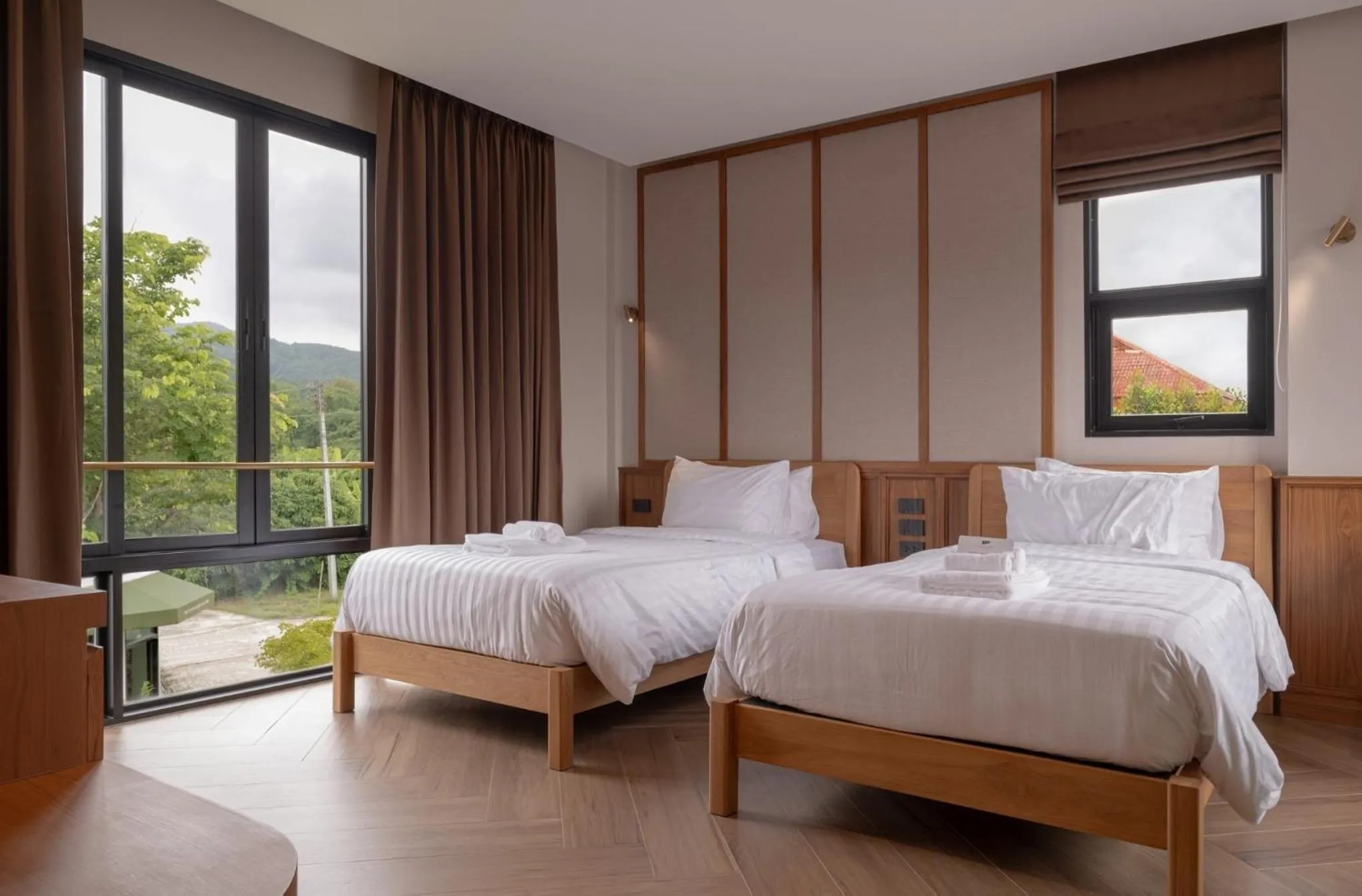 Bed in The Willoughby Maerim Hotel