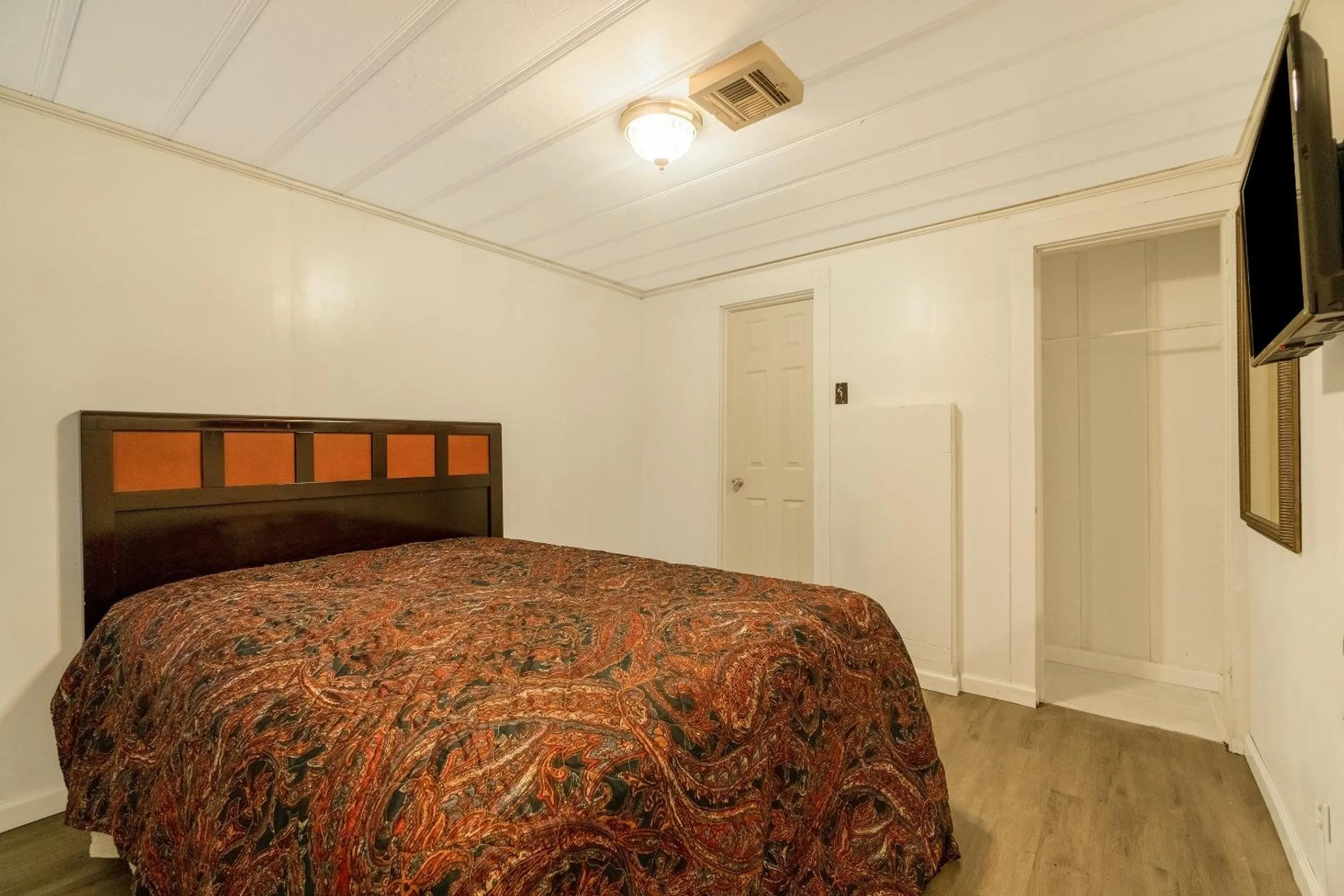 Bedroom, Bed in Budget Inn By OYO Palestine TX Hwy 79