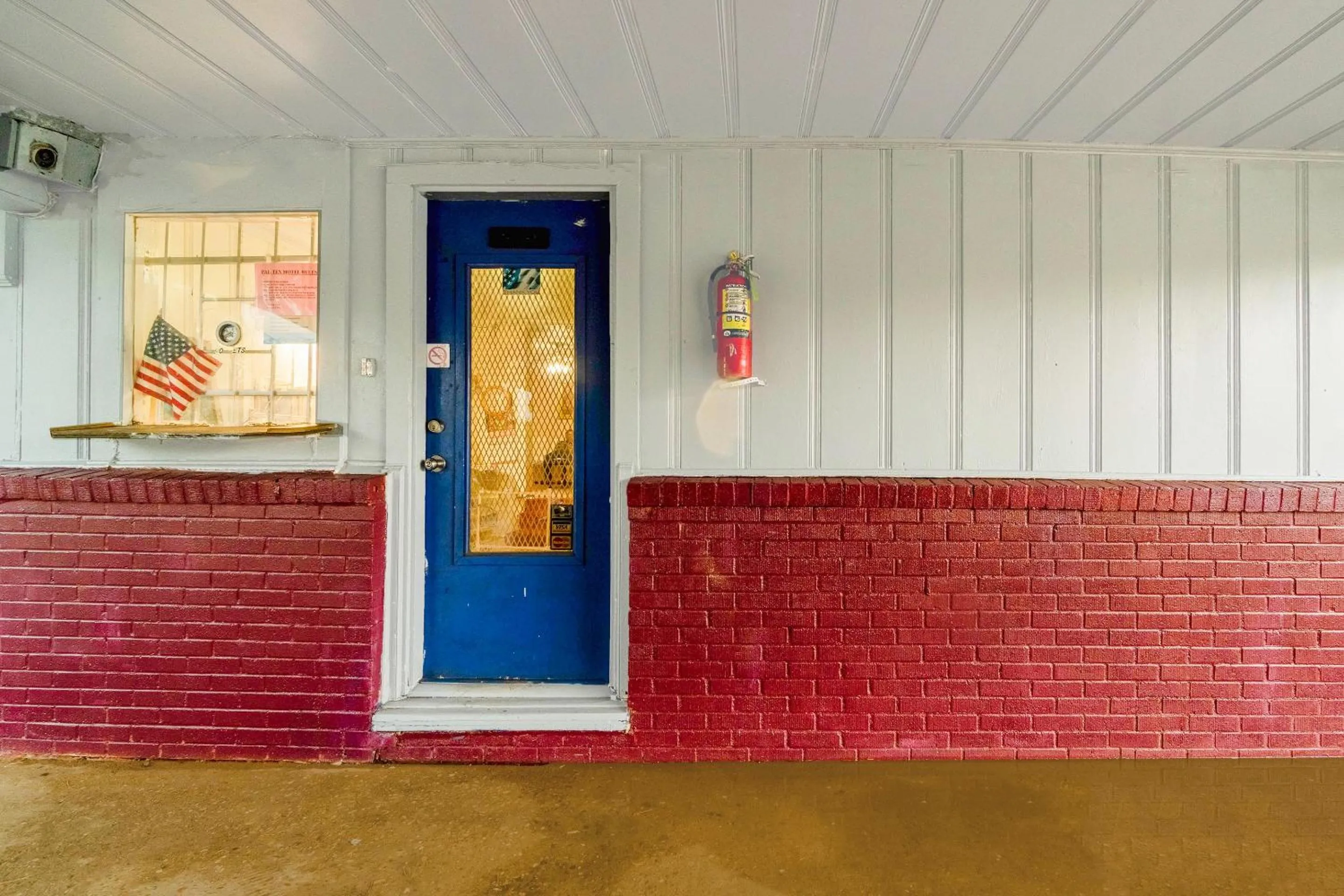 Facade/entrance in Budget Inn By OYO Palestine TX Hwy 79