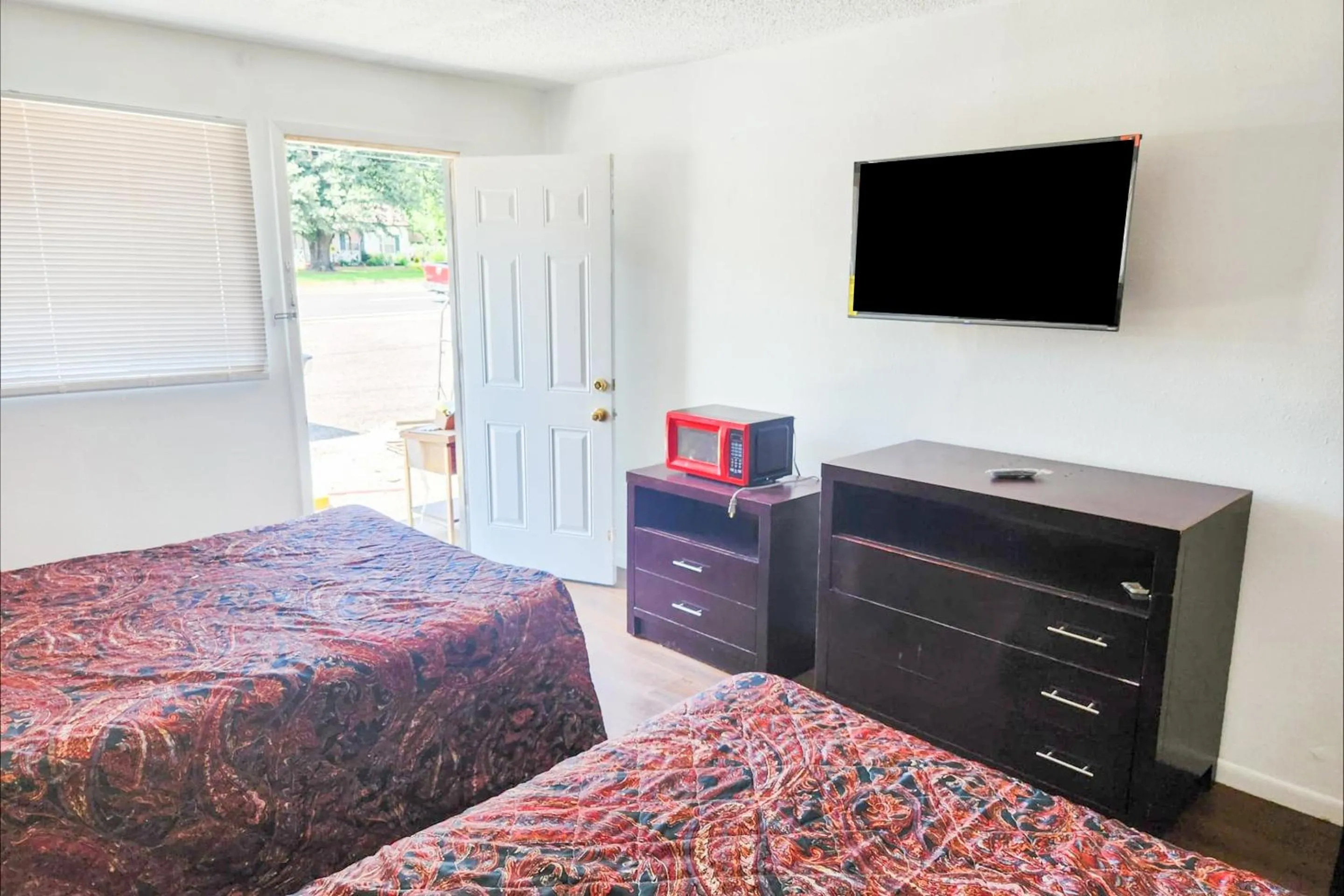 Bedroom, Bed in Budget Inn By OYO Palestine TX Hwy 79