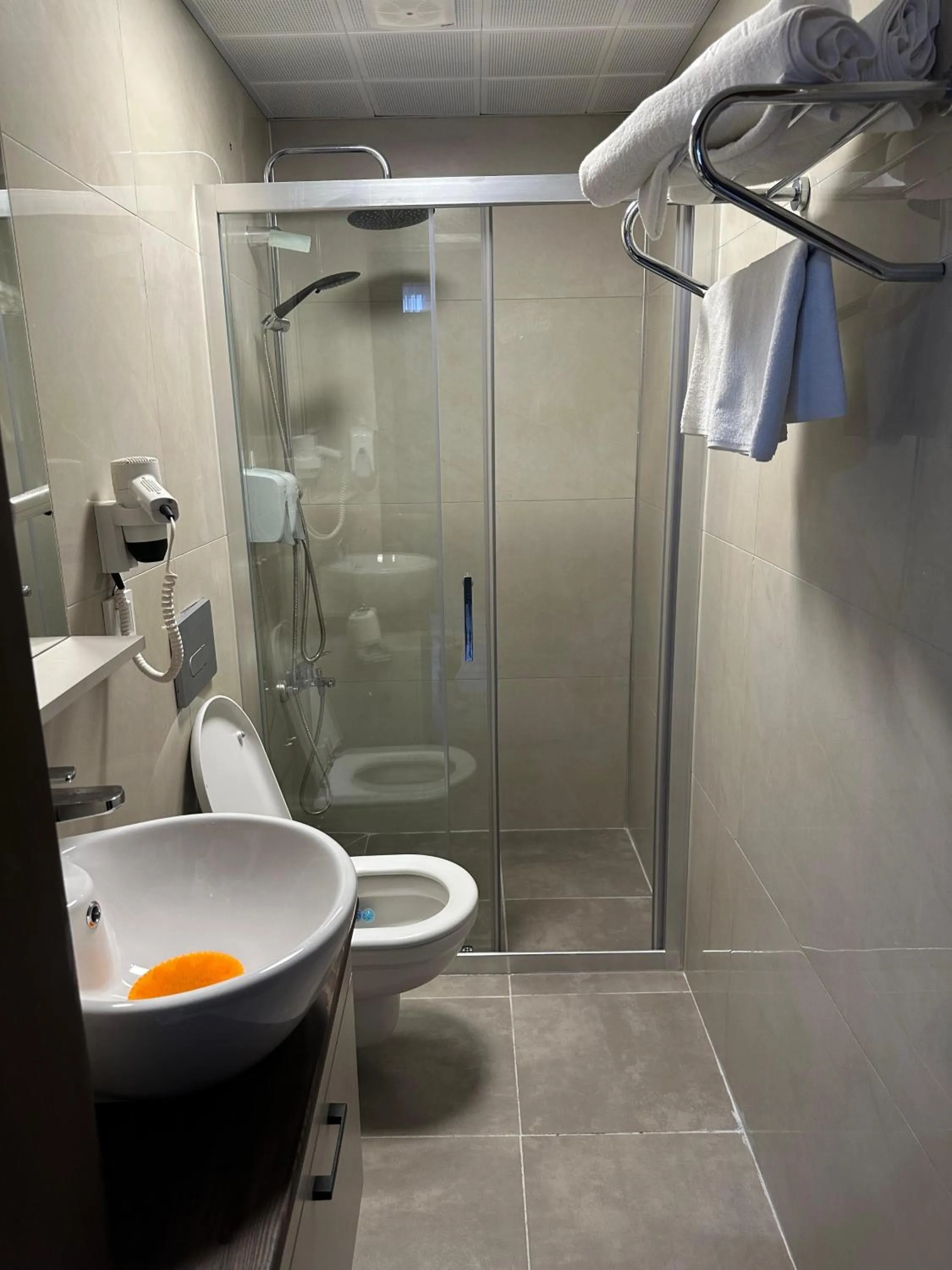 Shower in Loost Town Inn Hotel