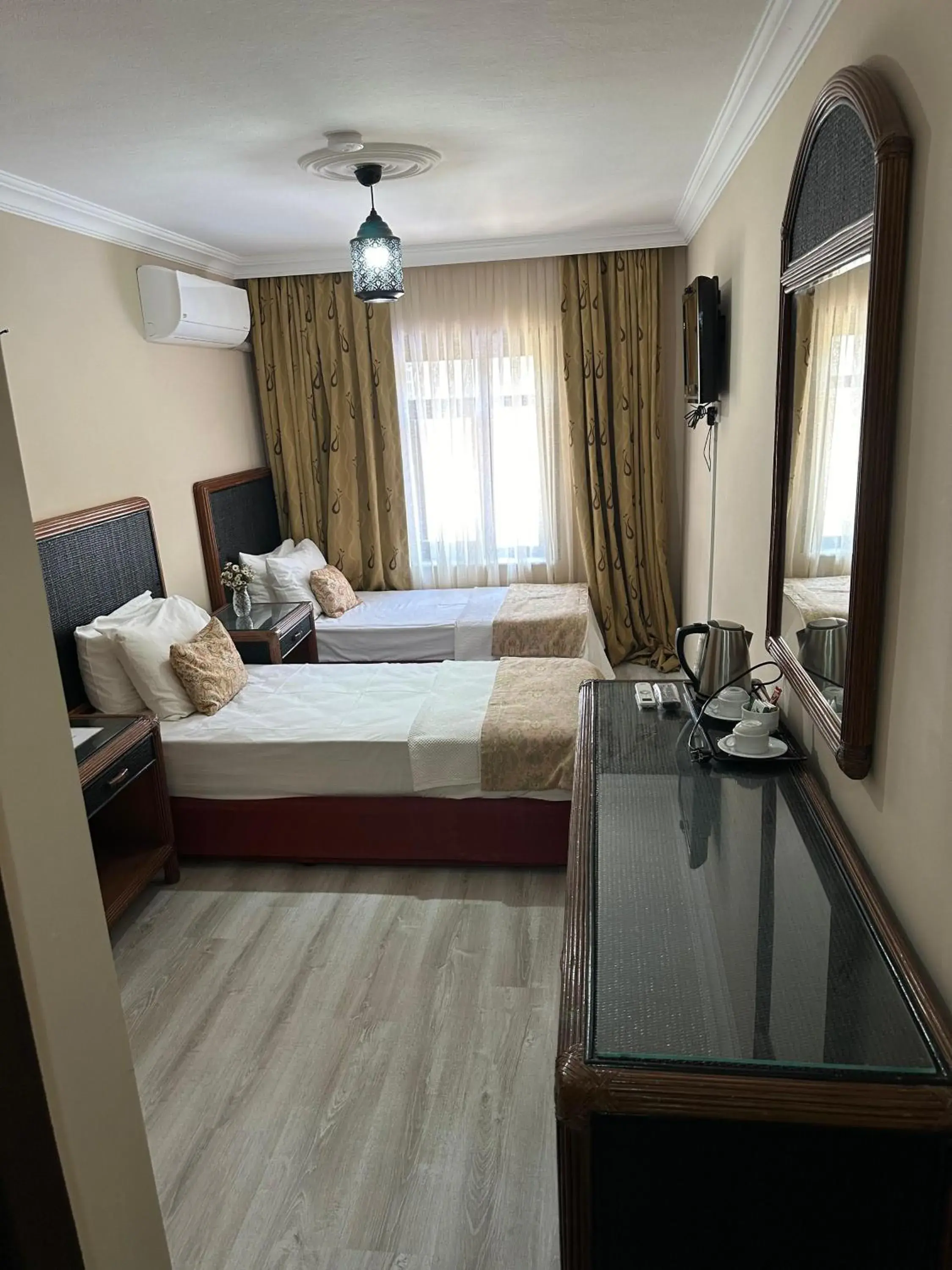 Deluxe Twin Room - single occupancy in Loost Town Inn Hotel Deluxe Twin Room - single occupancy in Loost Town Inn Hotel