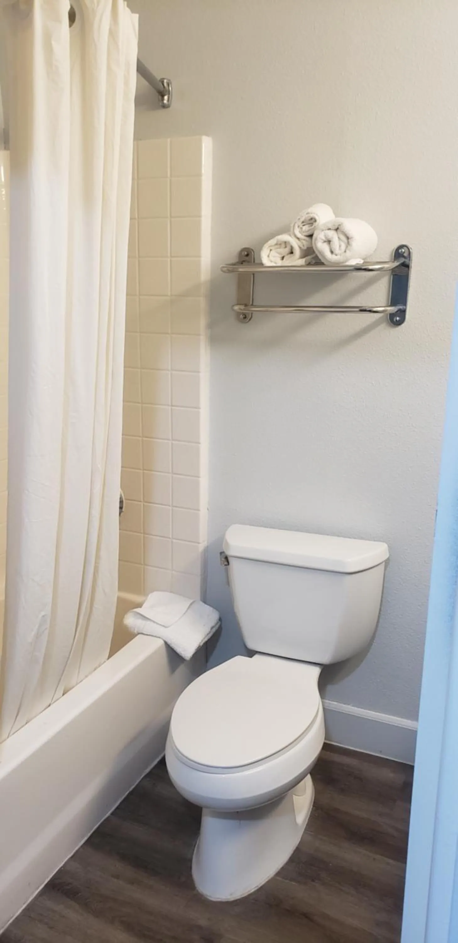 Bathroom in Studio 6 Suites Hesperia, CA West Main Street I 15