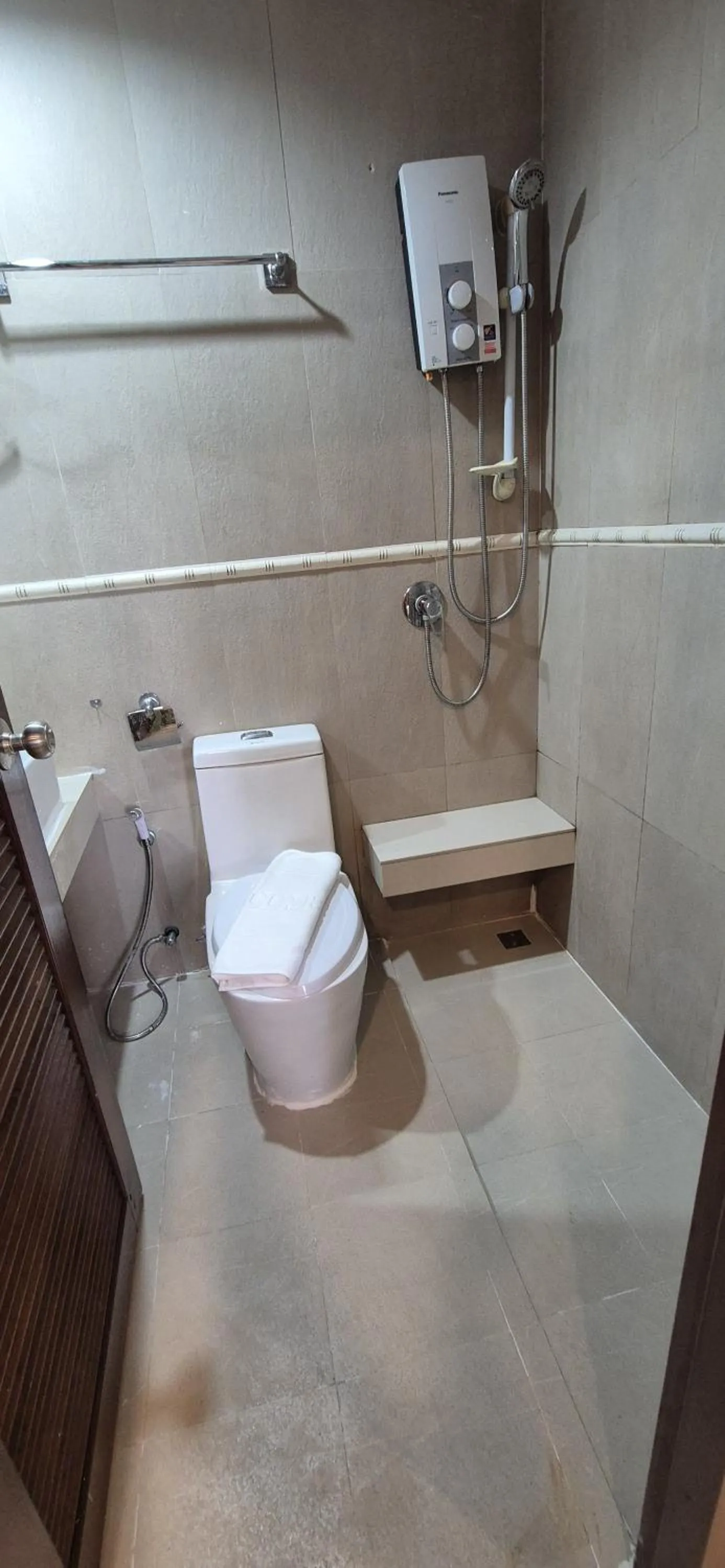 Bathroom in Patong Max Value Hotel