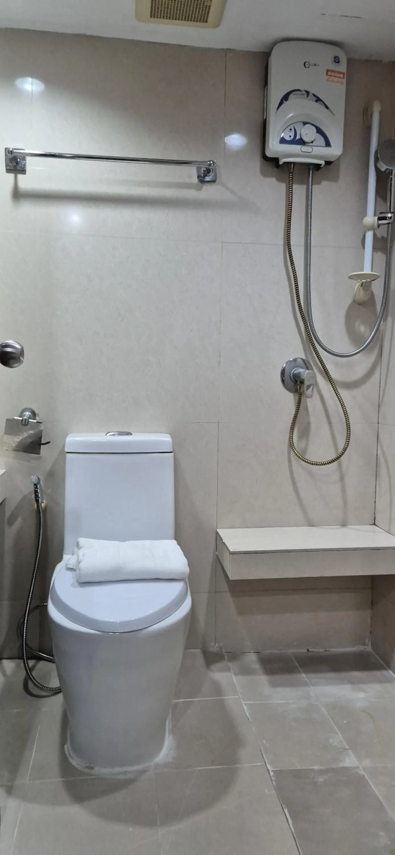 Bathroom in Patong Max Value Hotel