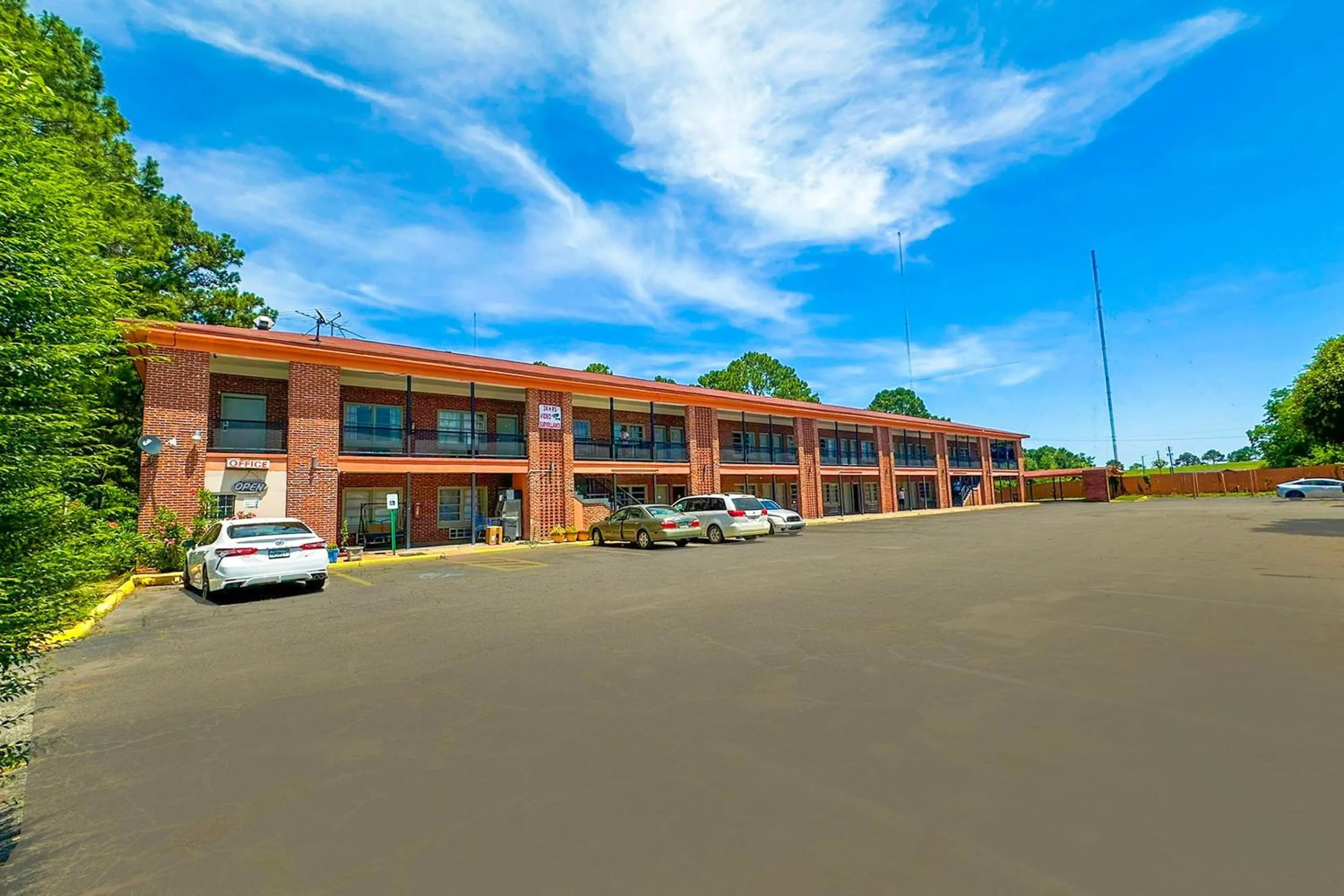 Facade/entrance in Sunrise Inn By OYO Albany