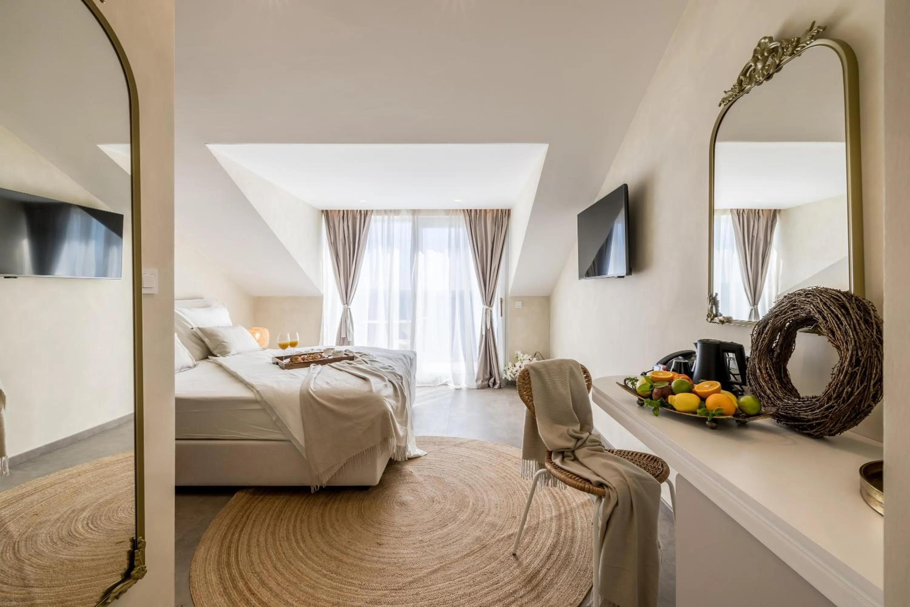 Coffee/tea facilities, Bed in Hotel Aria