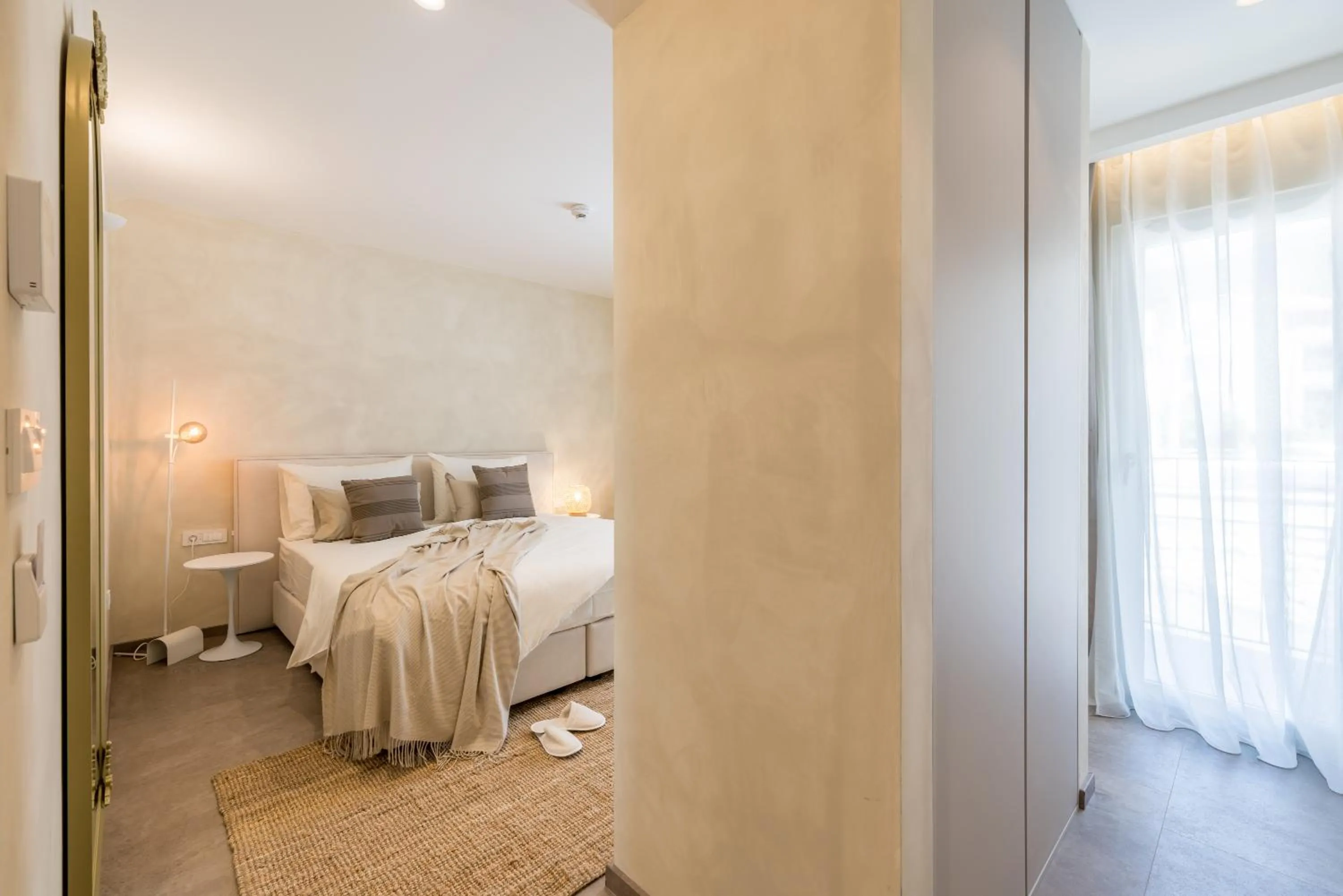 Coffee/tea facilities, Bed in Hotel Aria