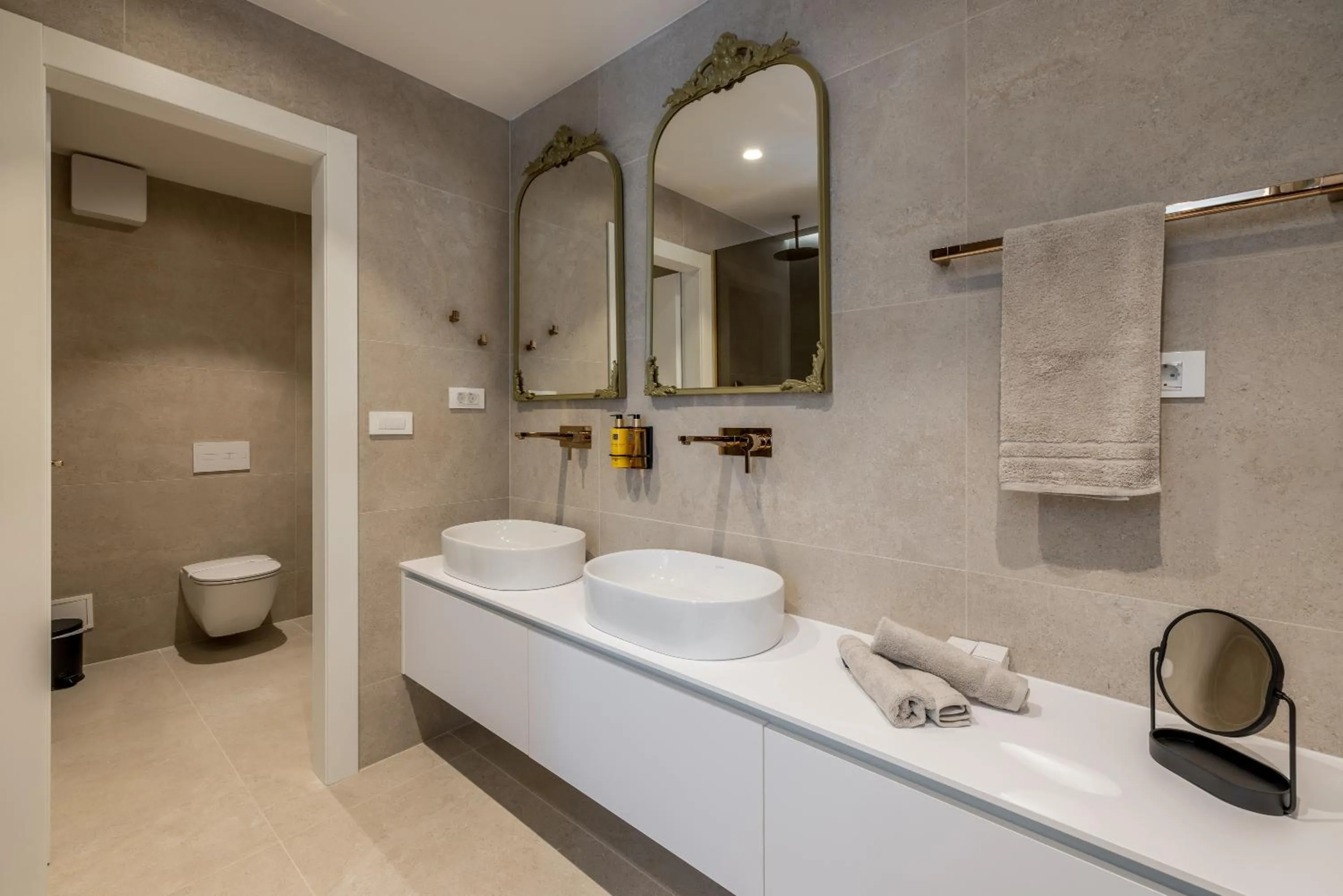 Toilet in Hotel Aria