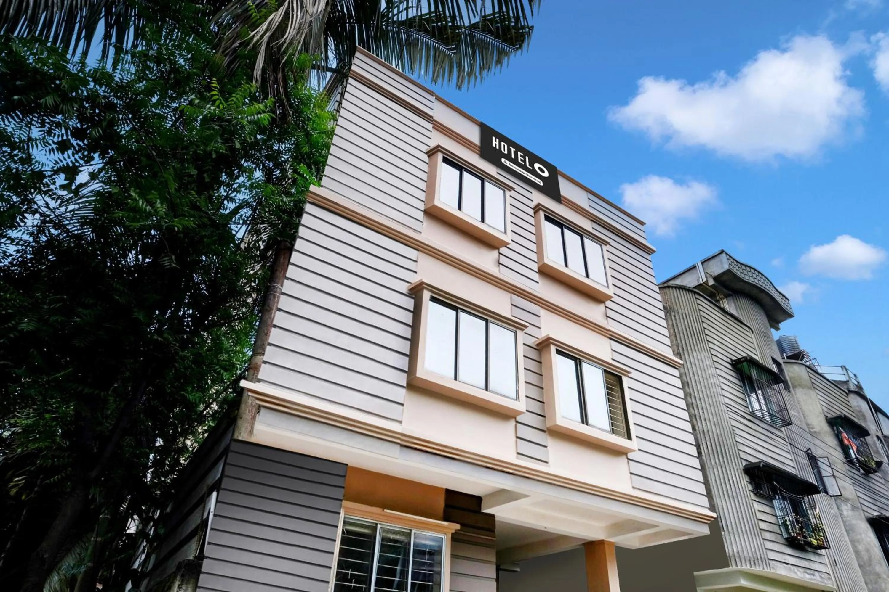 Facade/entrance in Super Hotel O Lalganesh formerly Royal Avenue