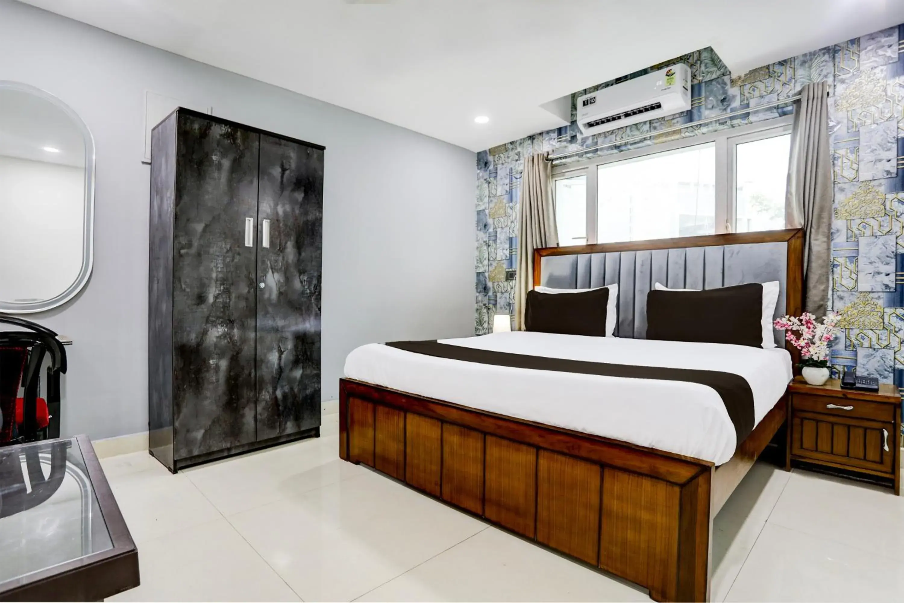 Classic Triple Room - single occupancy in Townhouse VIP Hills Hitech City Classic Triple Room - single occupancy in Townhouse VIP Hills Hitech City