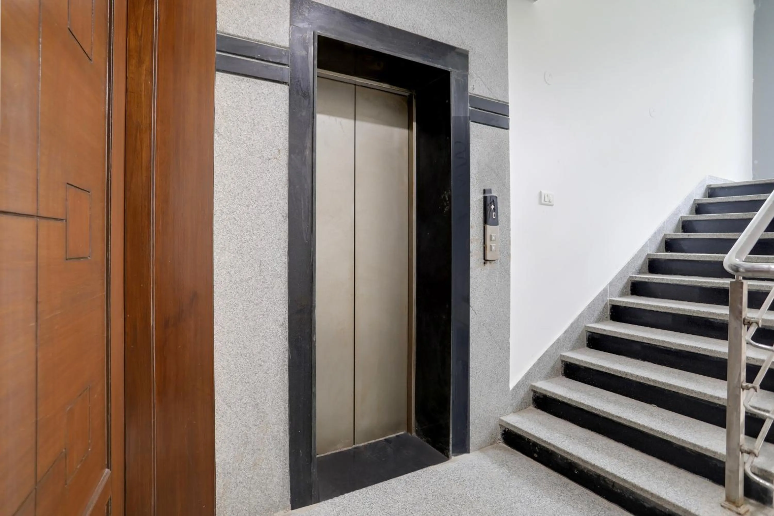 Lobby or reception in Townhouse VIP Hills Hitech City