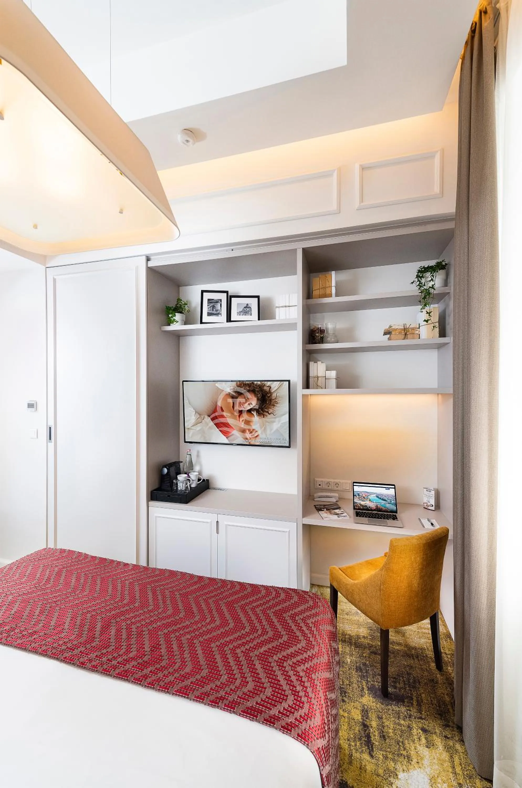 Bed in Three Corners Avenue Hotel