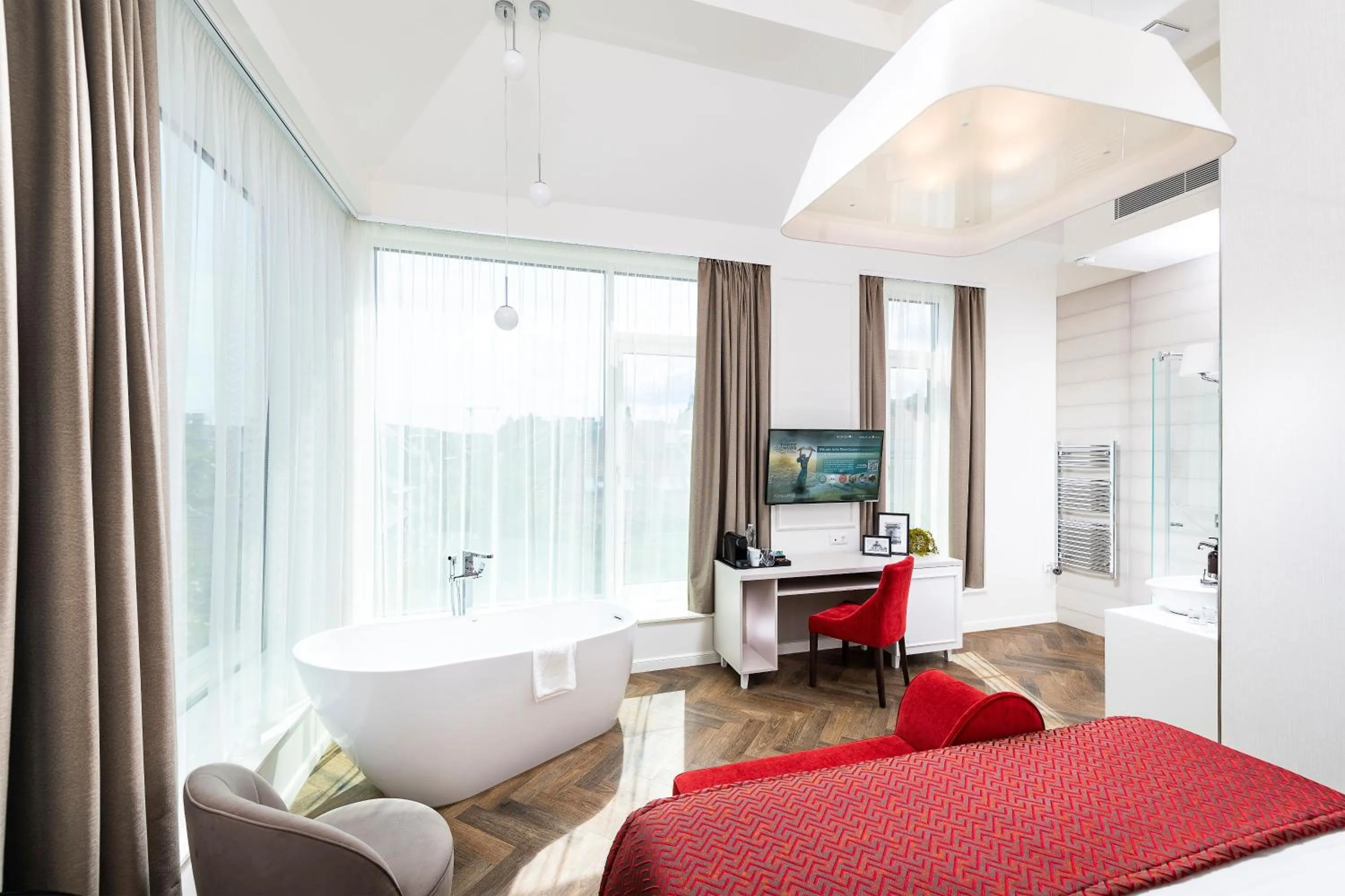 Three Corners Avenue Hotel