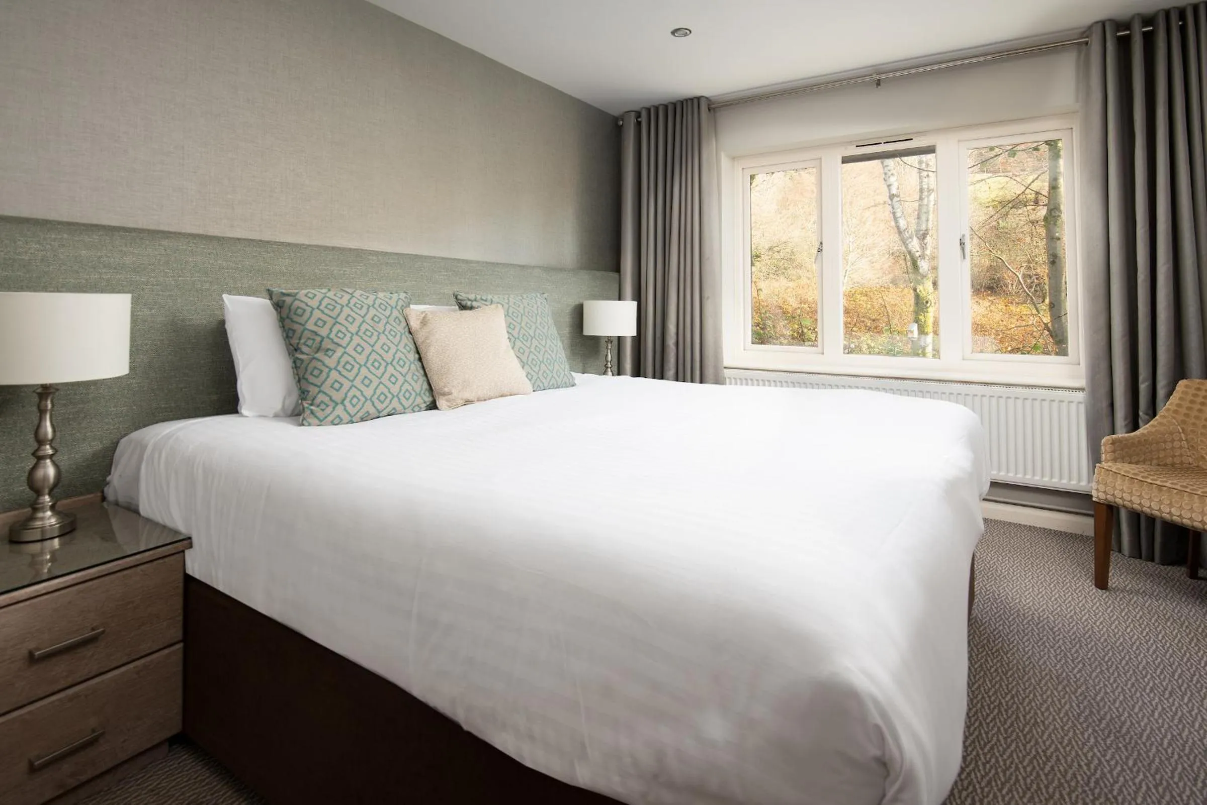 Bed in Windermere Rooms at The Wateredge Inn