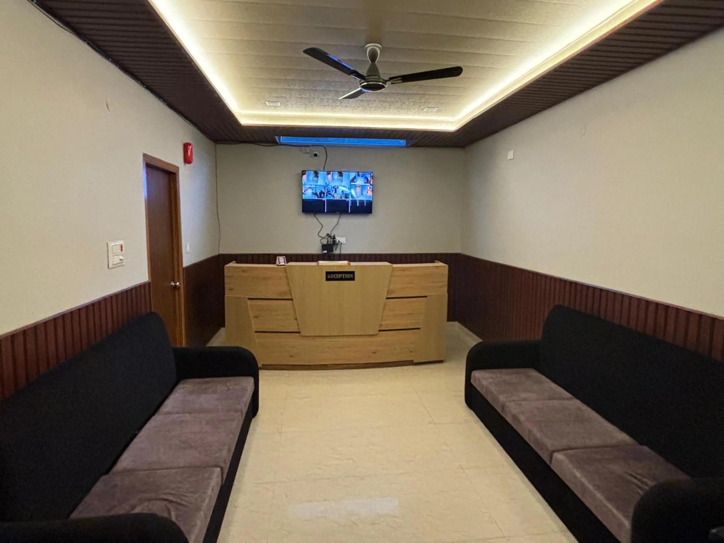 R Narayan pleasant Inn hotel