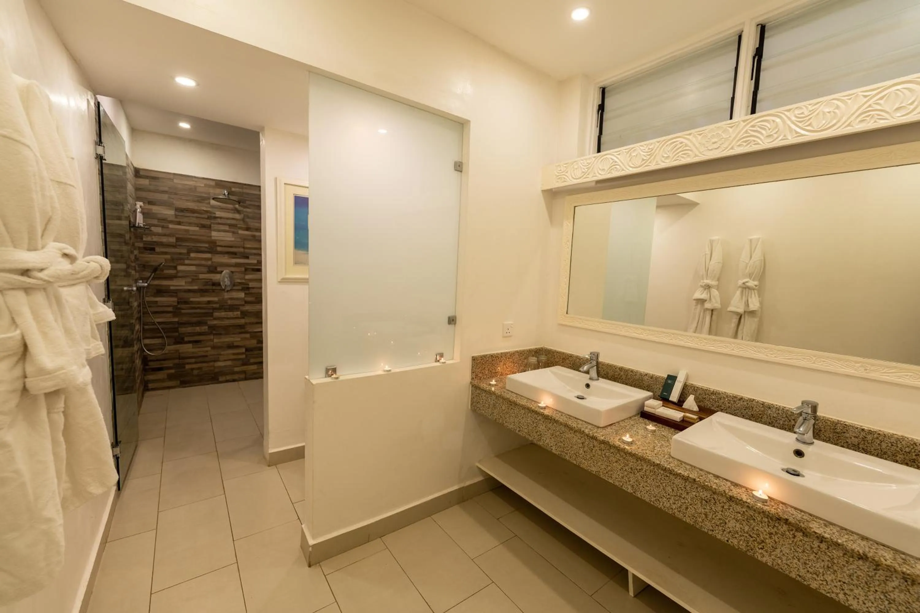 Bathroom in Diamonds Malindi