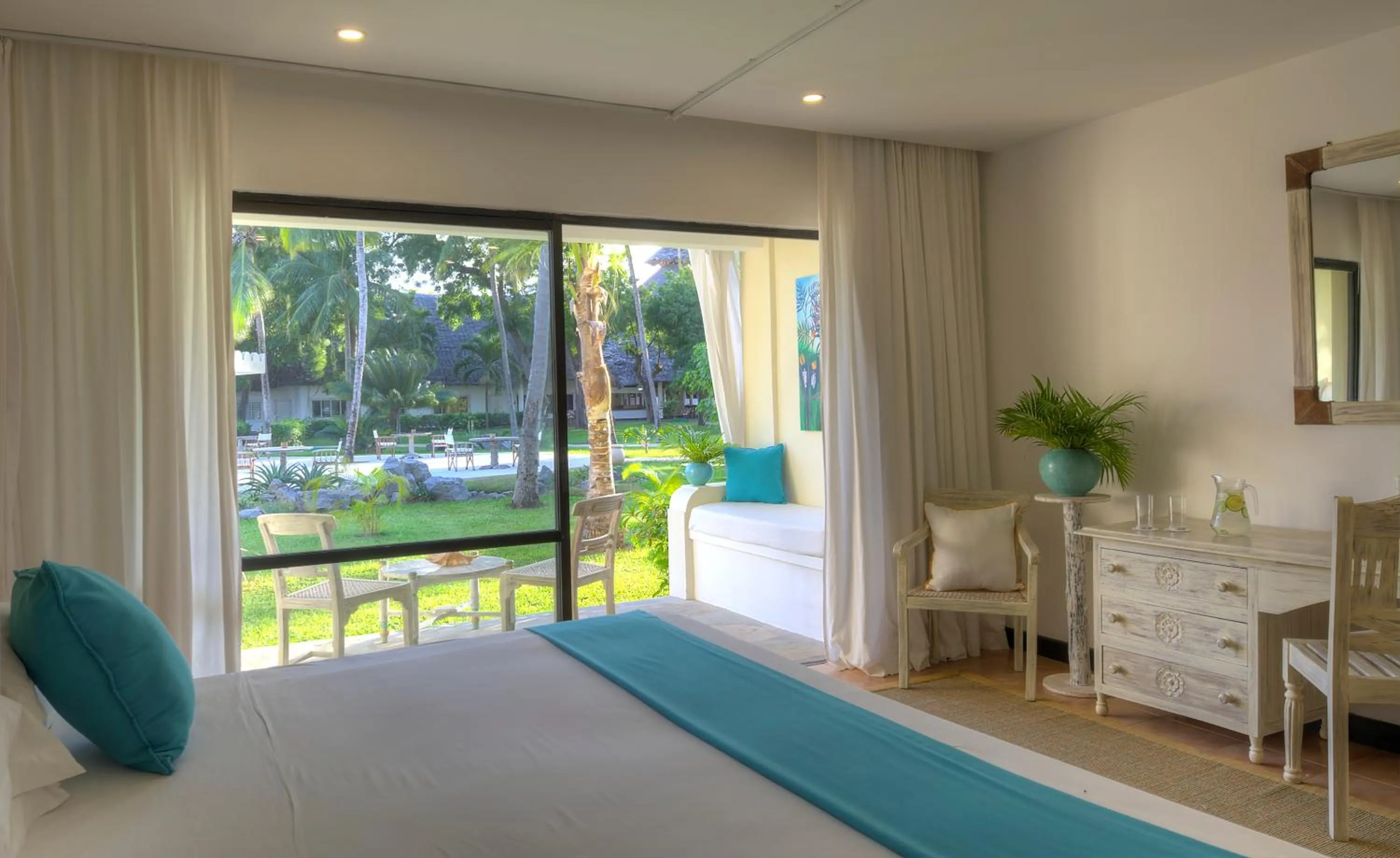 Bed in Diamonds Malindi