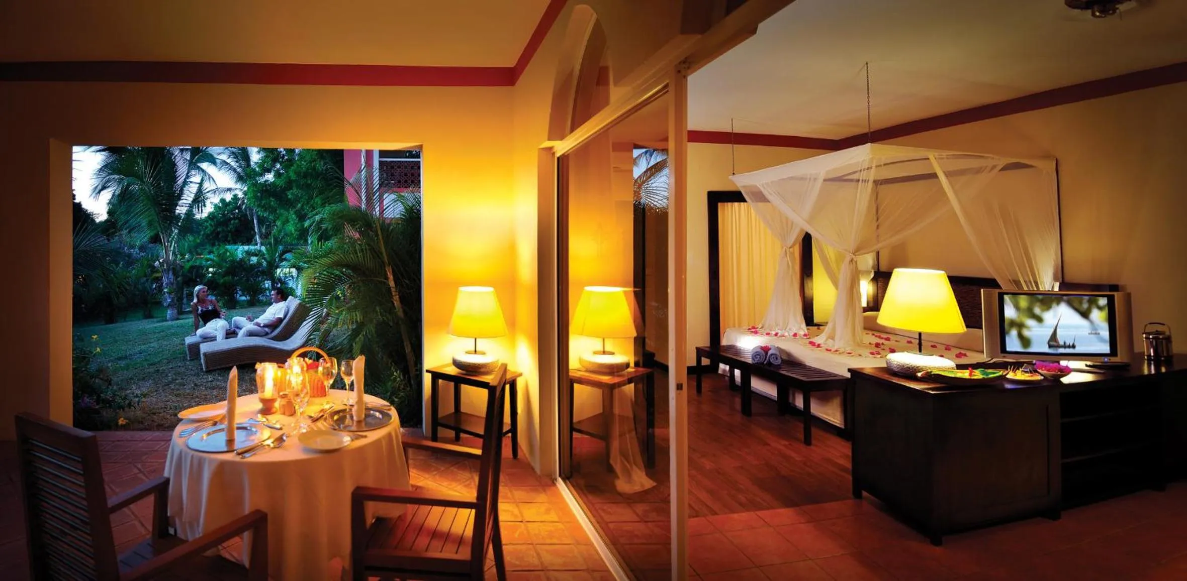 Photo of the whole room, Bed in Diamonds Malindi