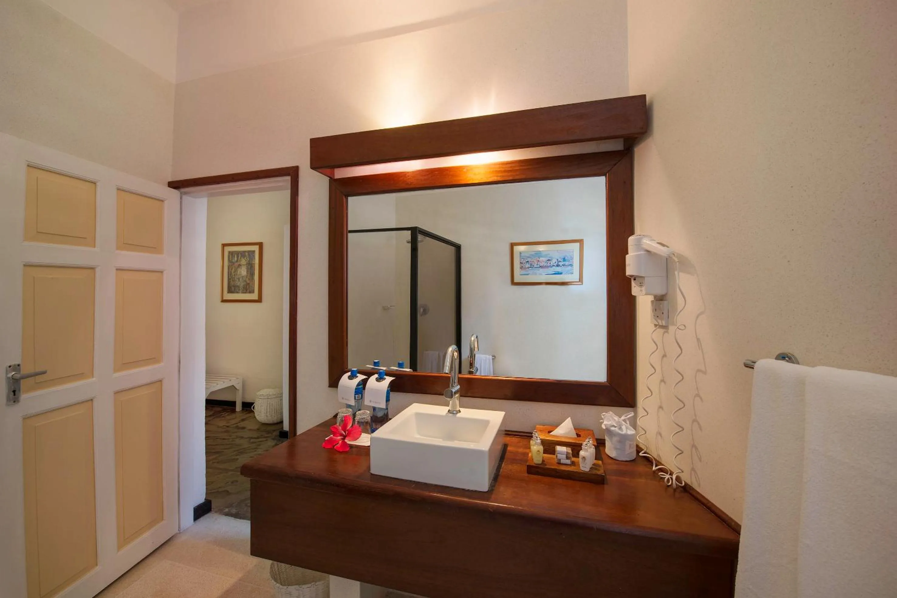 Bathroom in Diamonds Malindi