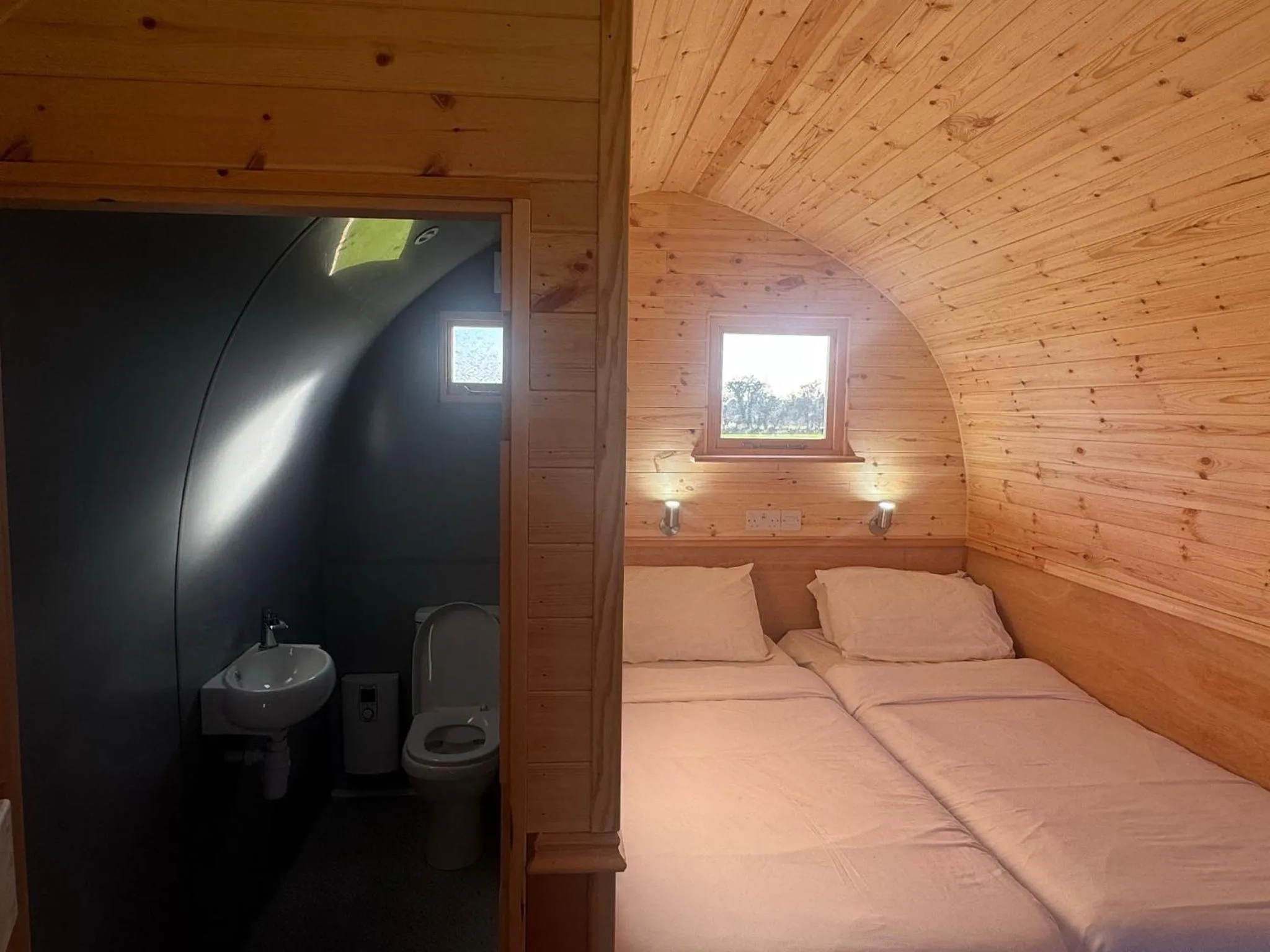 Bed in Rodway Hill Golf & Eco Pod Hotel