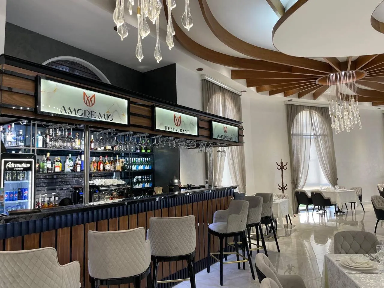 Restaurant/places to eat in Ametist Hotel Complex