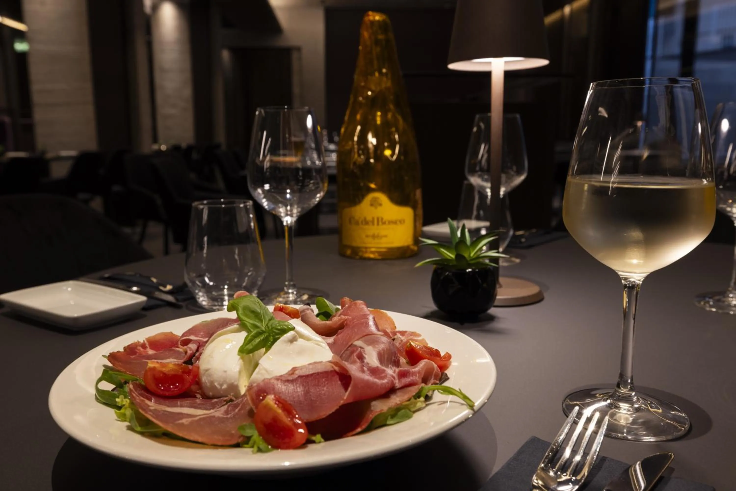 Dinner in Joy 124 Hotel Milano