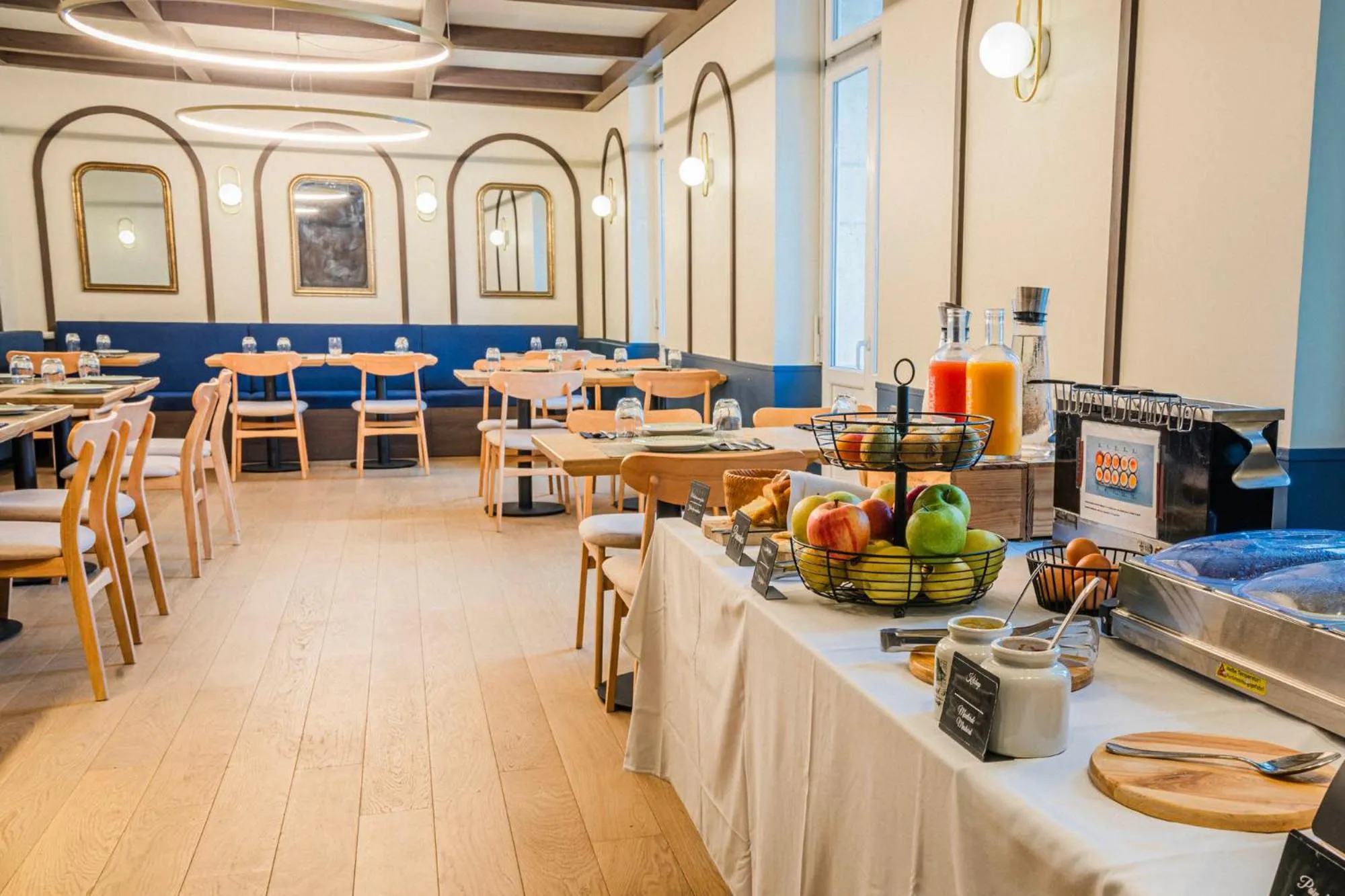 Breakfast in Hôtel de France - Beaune