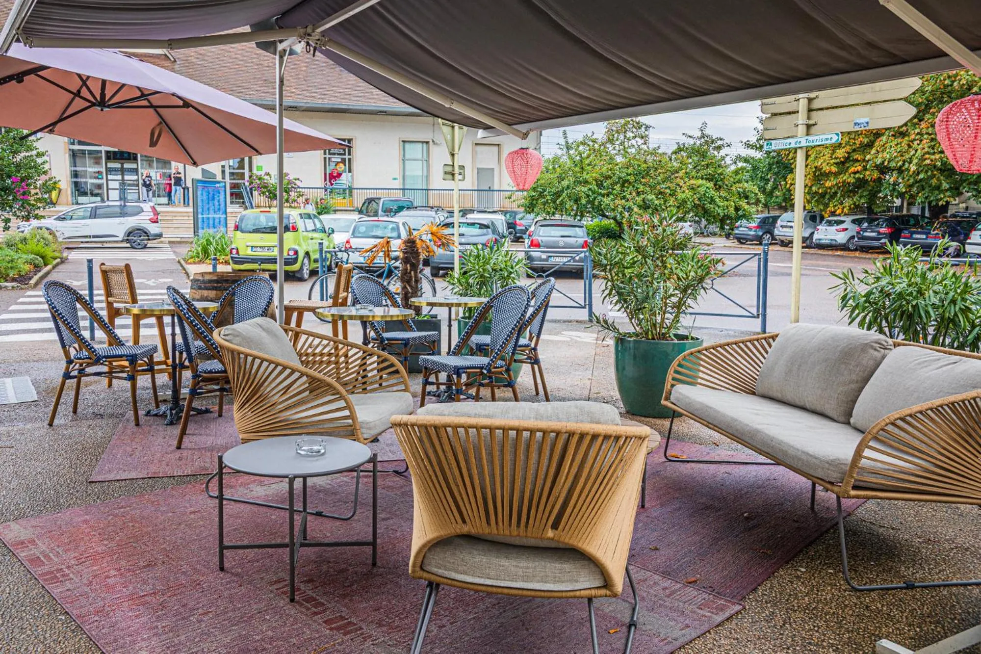 Patio in Hôtel de France - Beaune