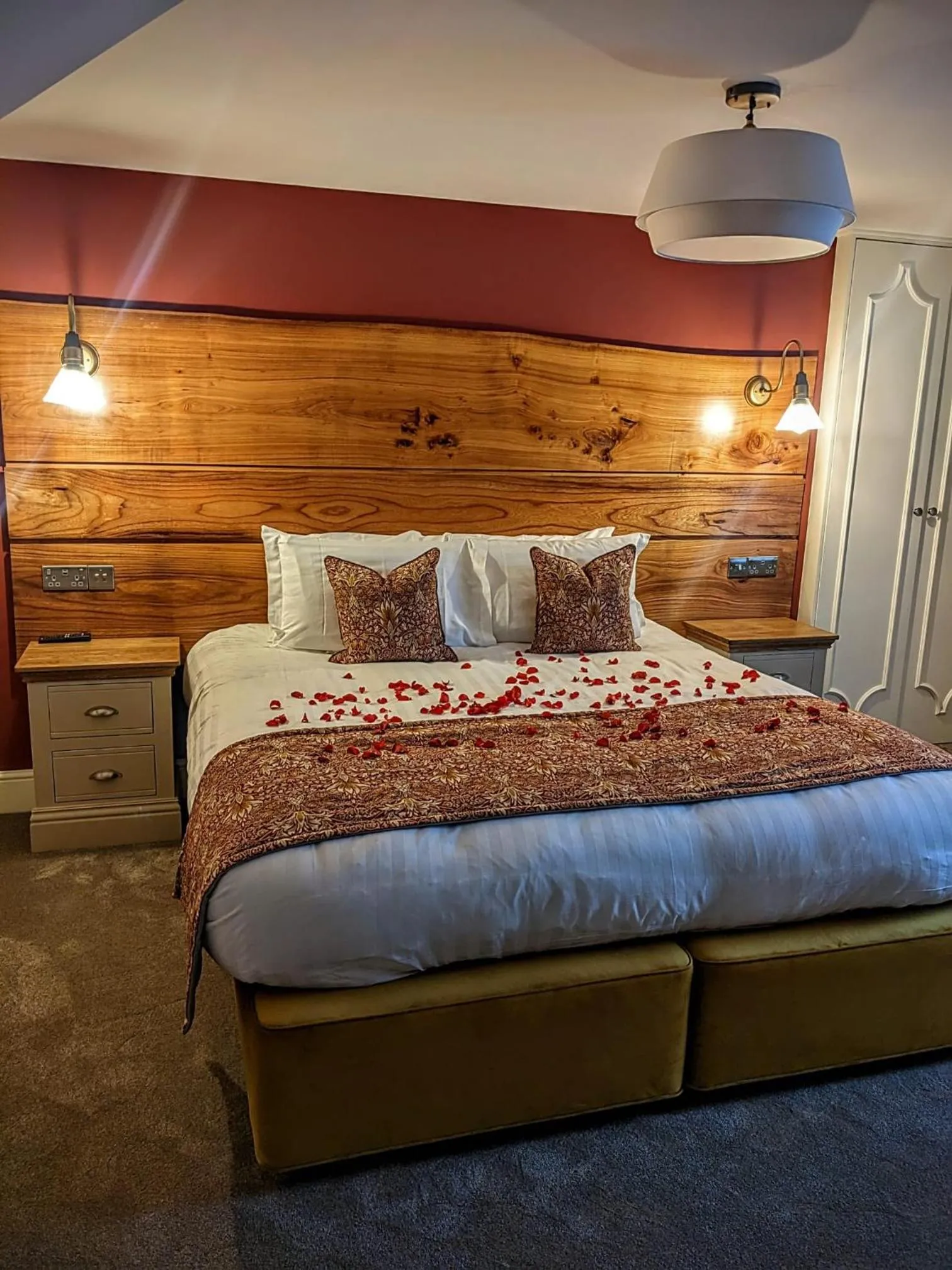 Bedroom, Bed in The Castle Coaching Inn