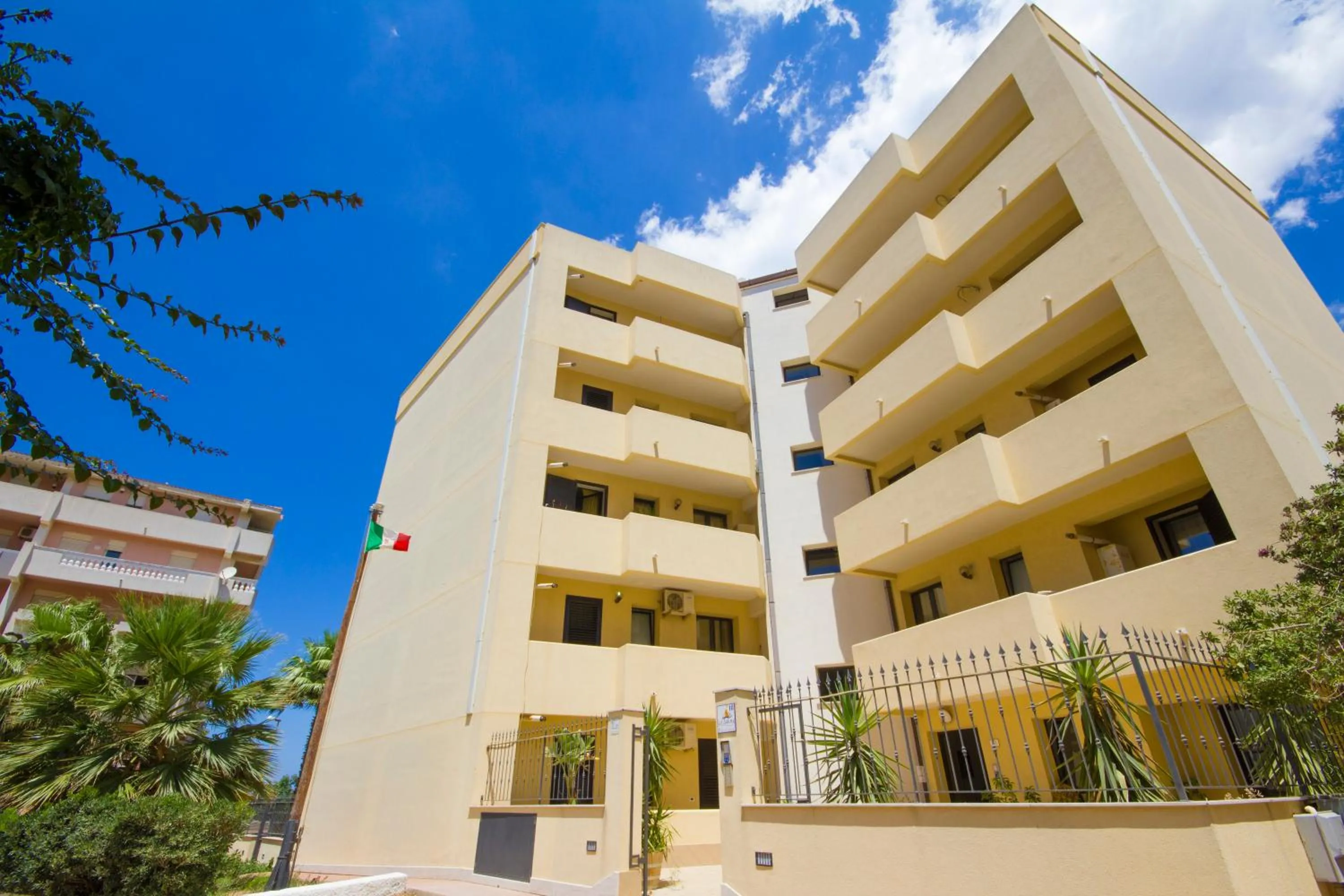 Inner courtyard view in Residence Le Saline