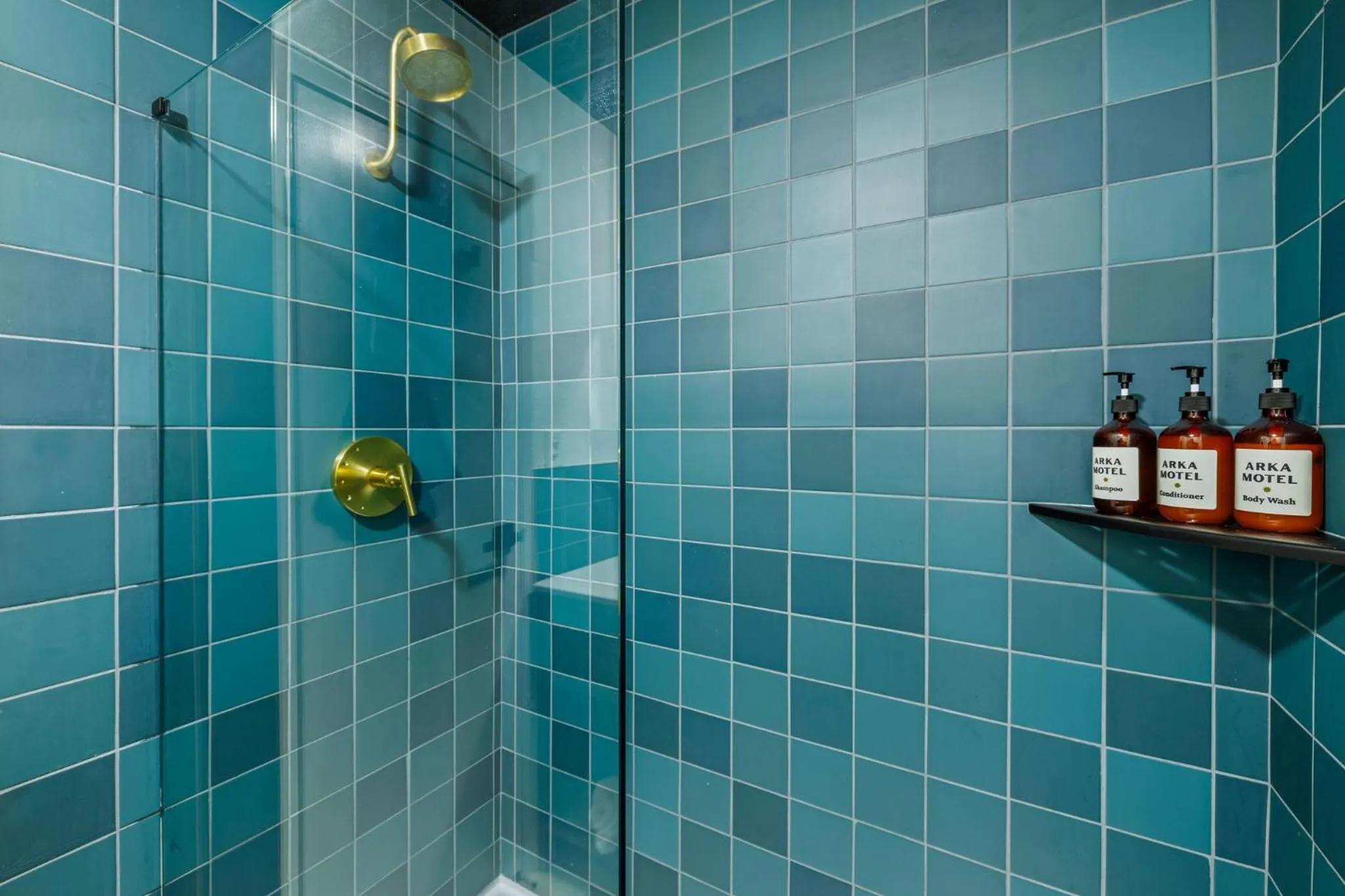 Shower in Arka Motel