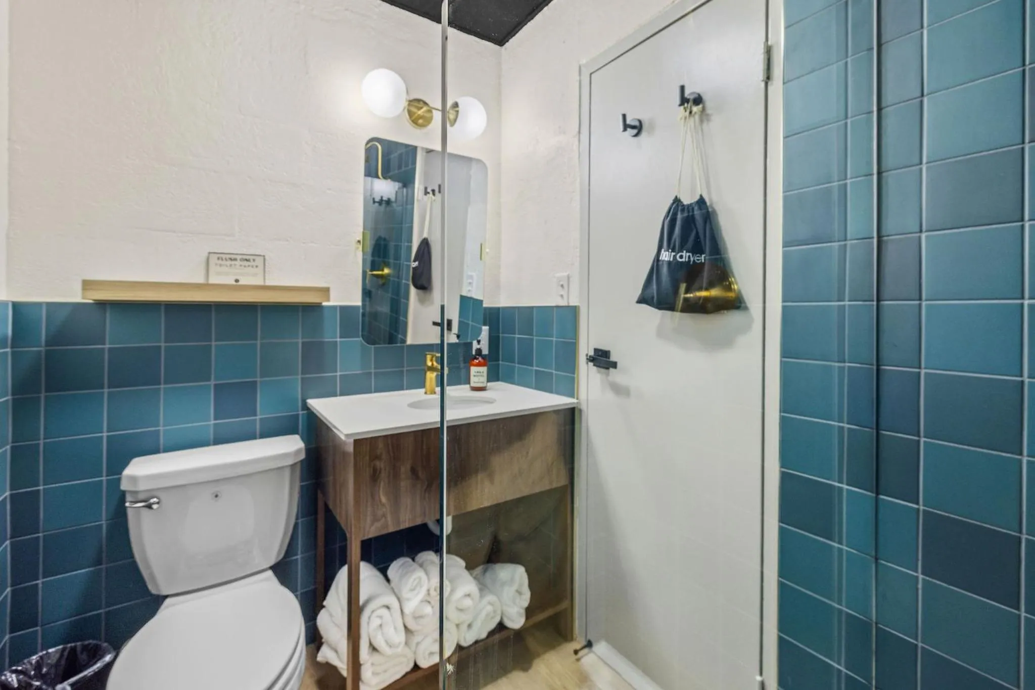 Bathroom in Arka Motel