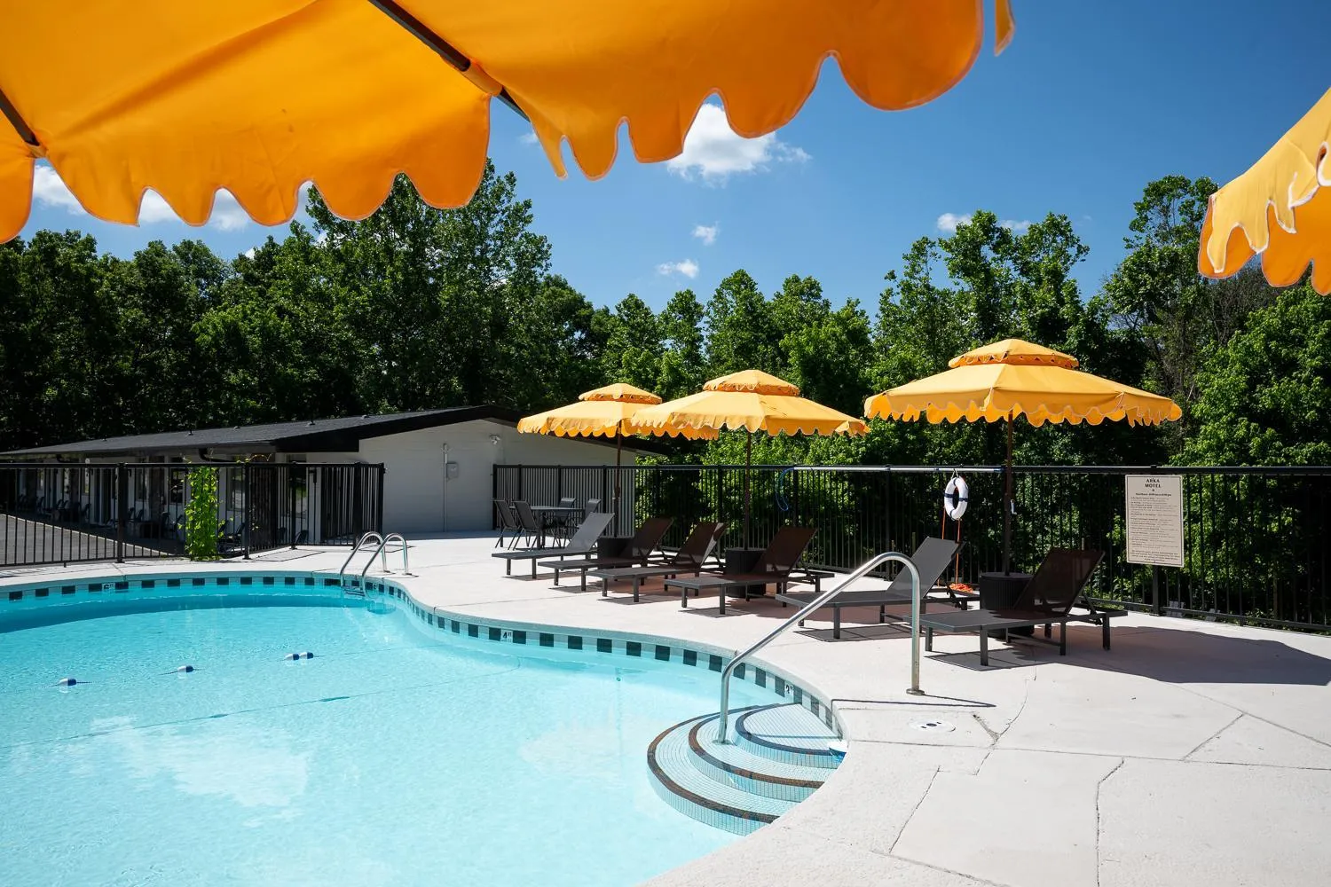 Swimming pool in Arka Motel