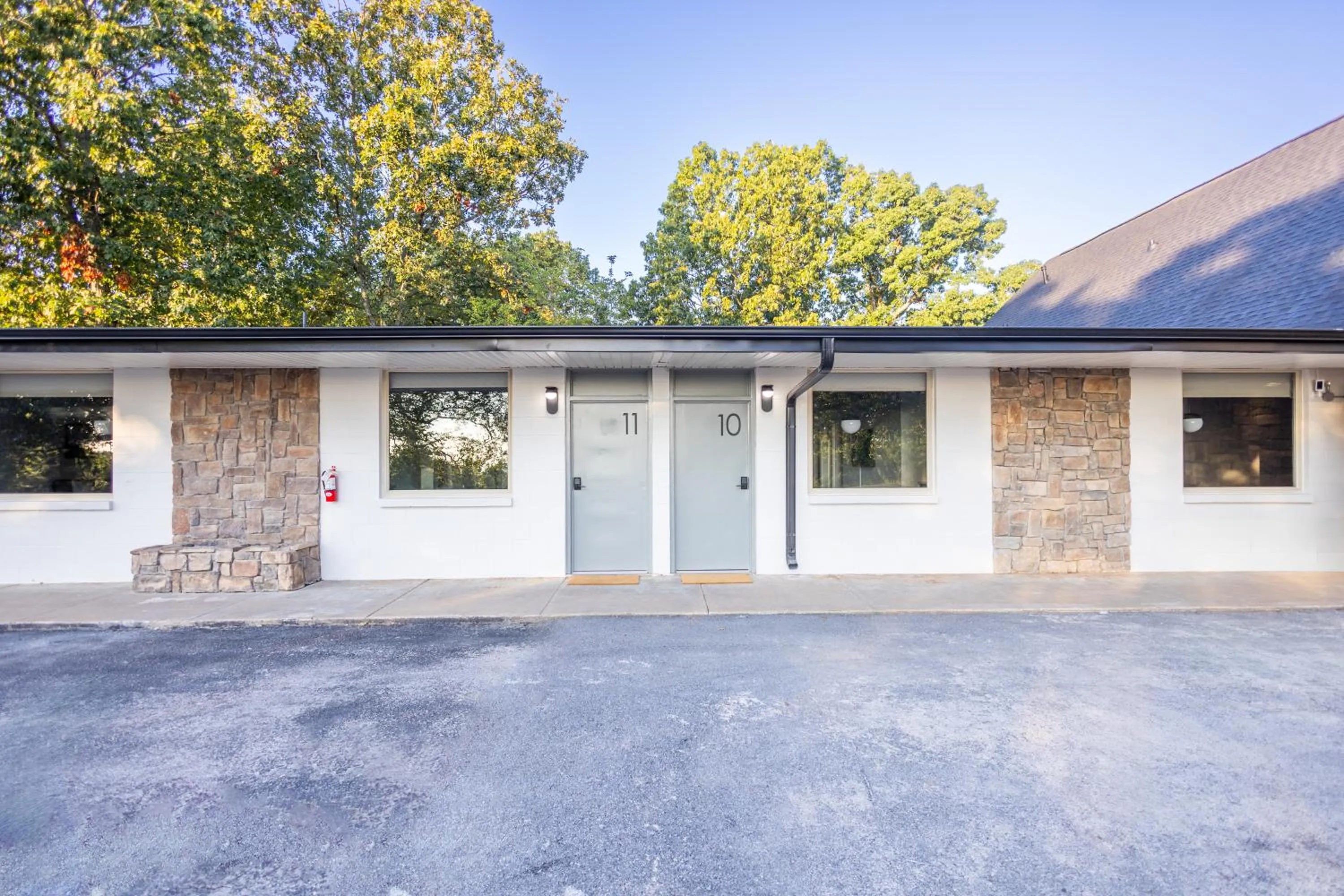 Property building in Arka Motel