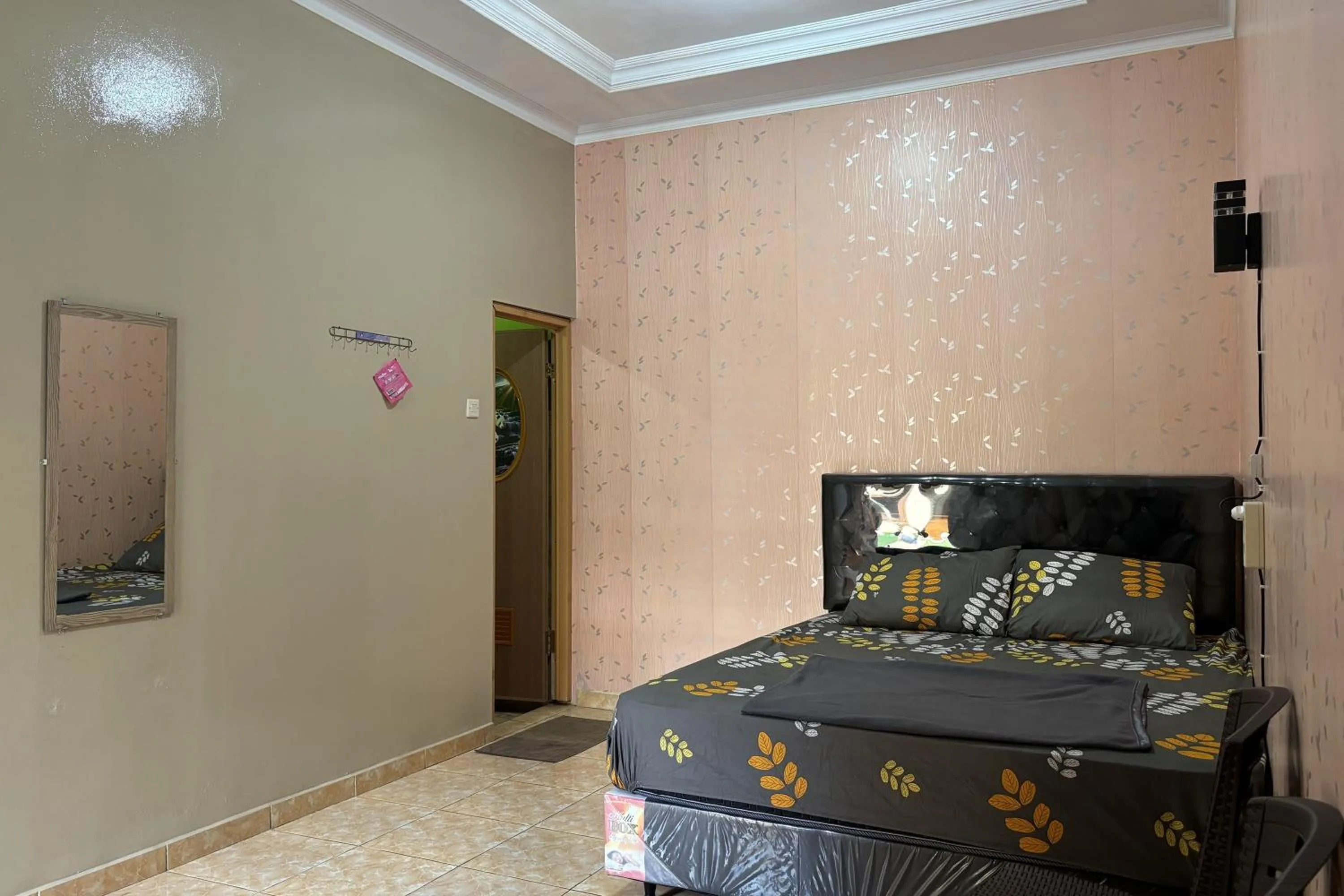 Bedroom, Bed in Family 24 Hotel near Pantai Cipatujah