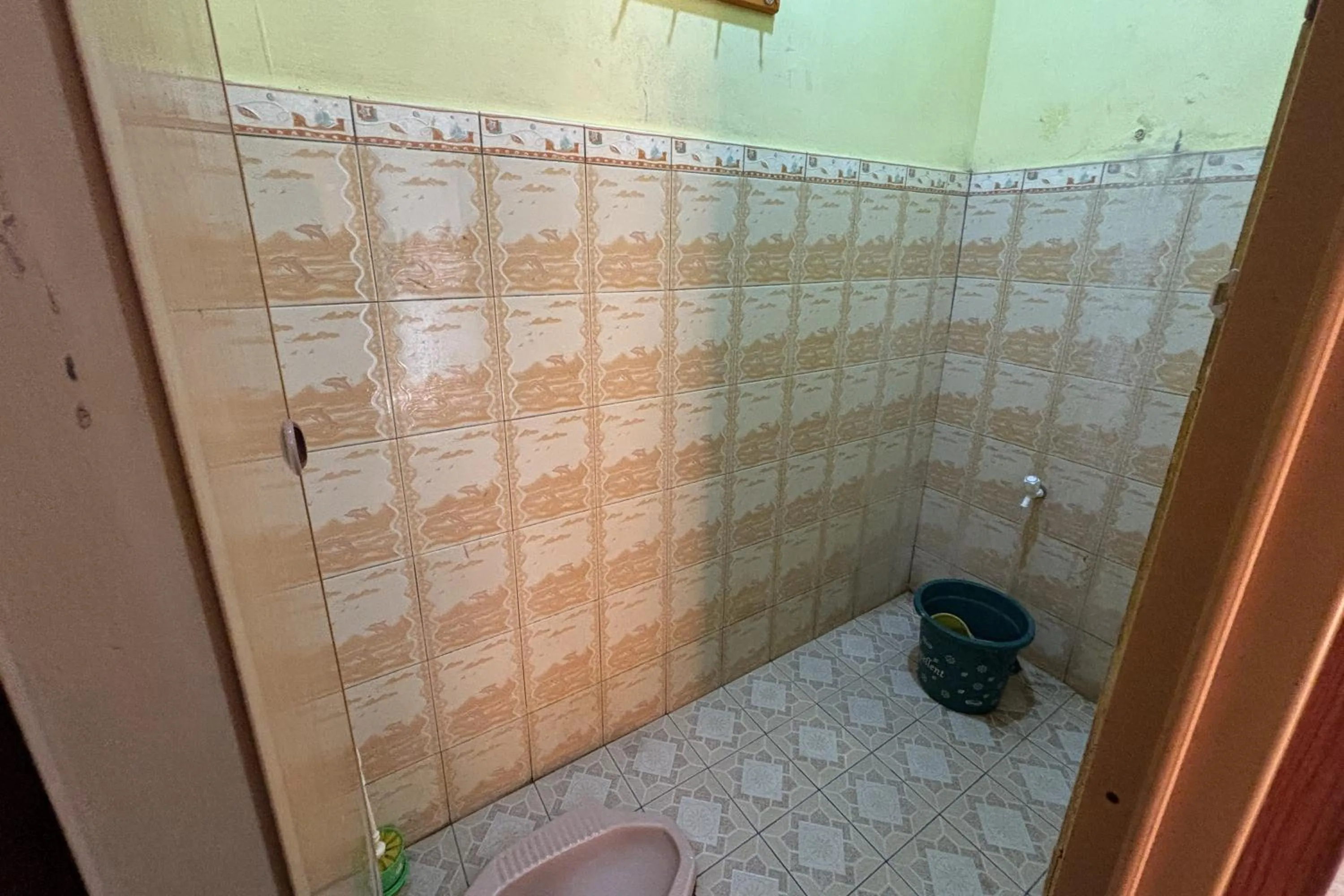 Bathroom in Family 24 Hotel near Pantai Cipatujah