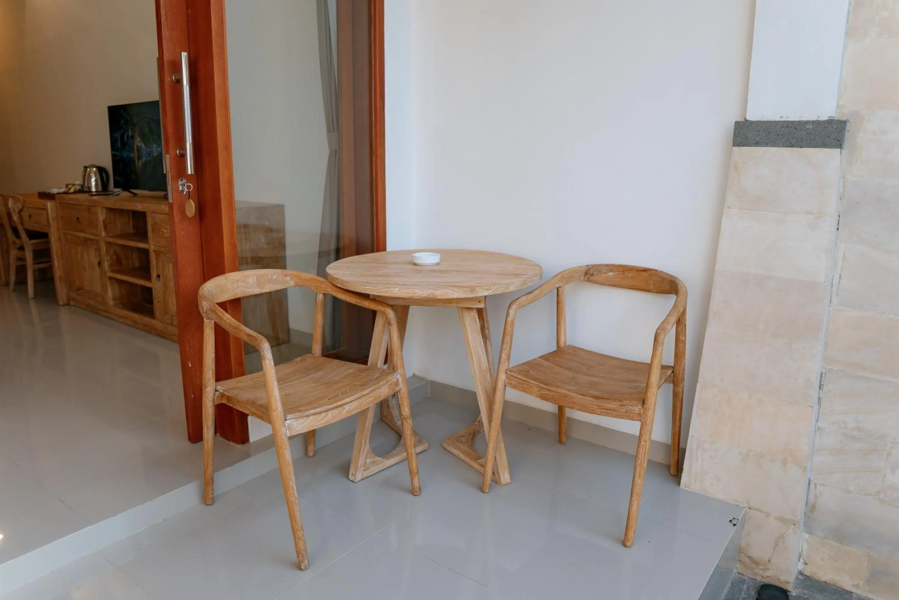 TV and multimedia in Bali Made Escape