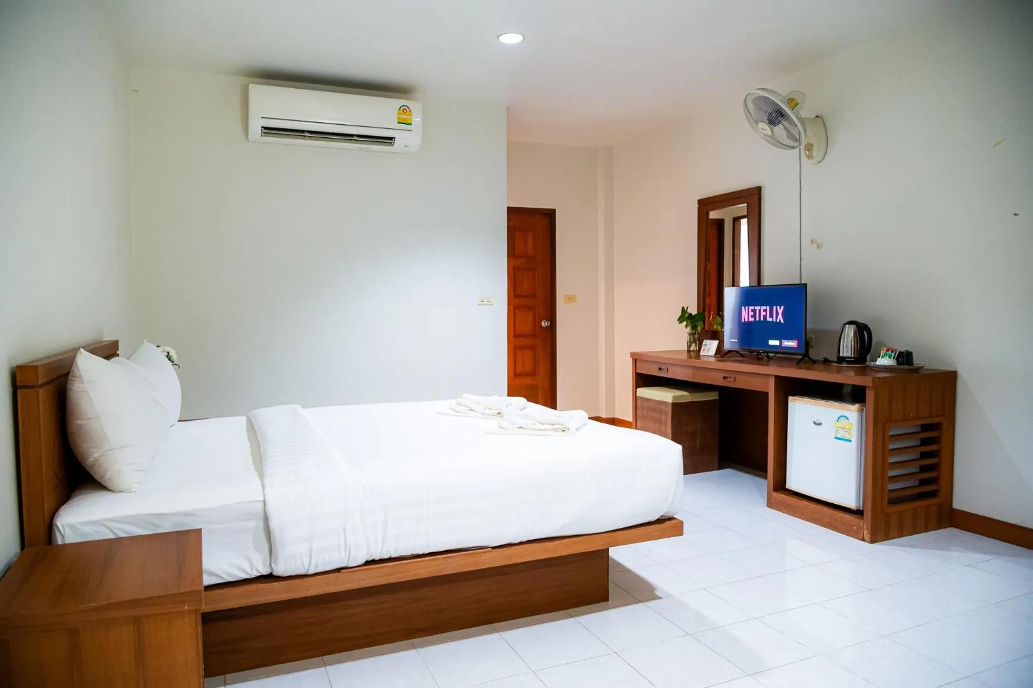 Photo of the whole room, Bed in Diamond Place Ao Nang