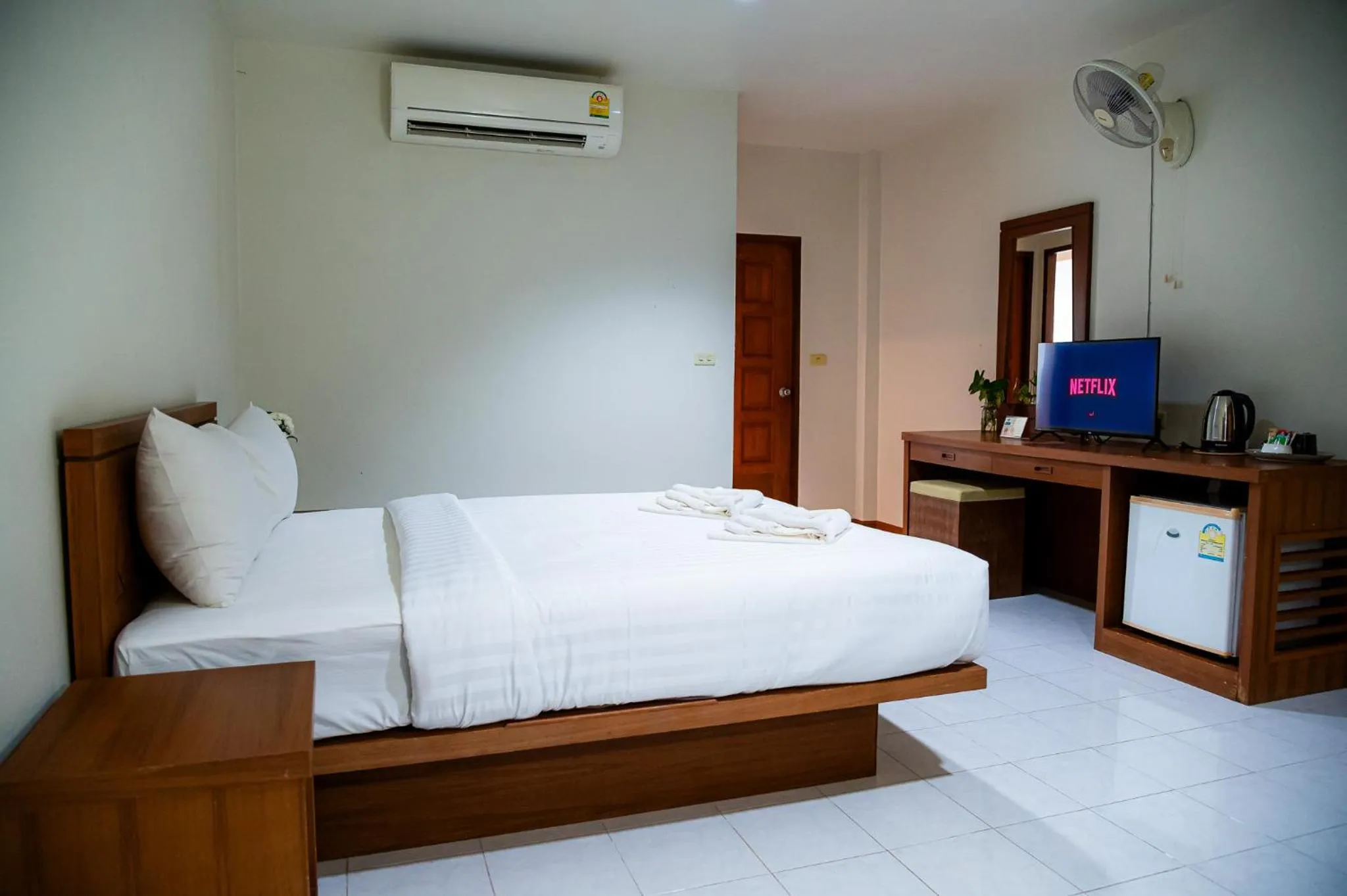 Photo of the whole room, Bed in Diamond Place Ao Nang