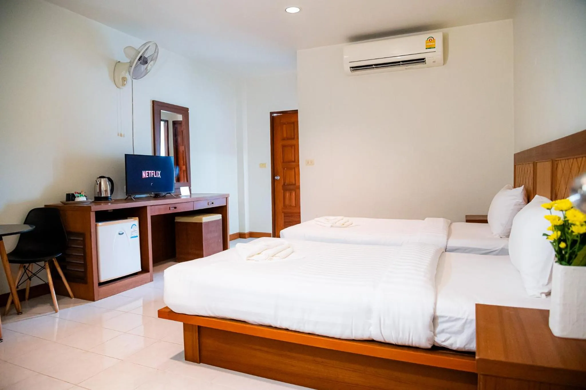 Photo of the whole room, Bed in Diamond Place Ao Nang