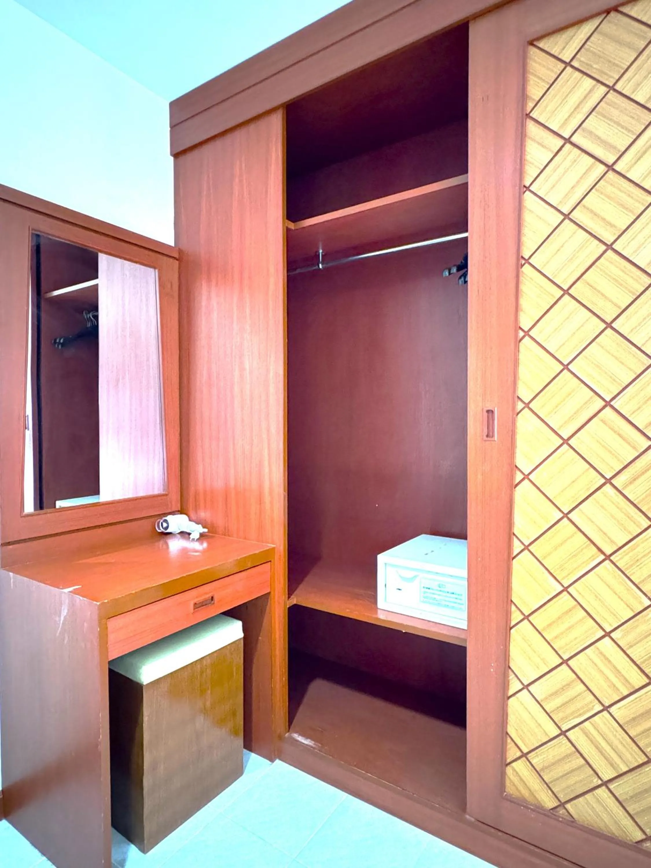 hair dryier, Bed in Diamond Place Ao Nang