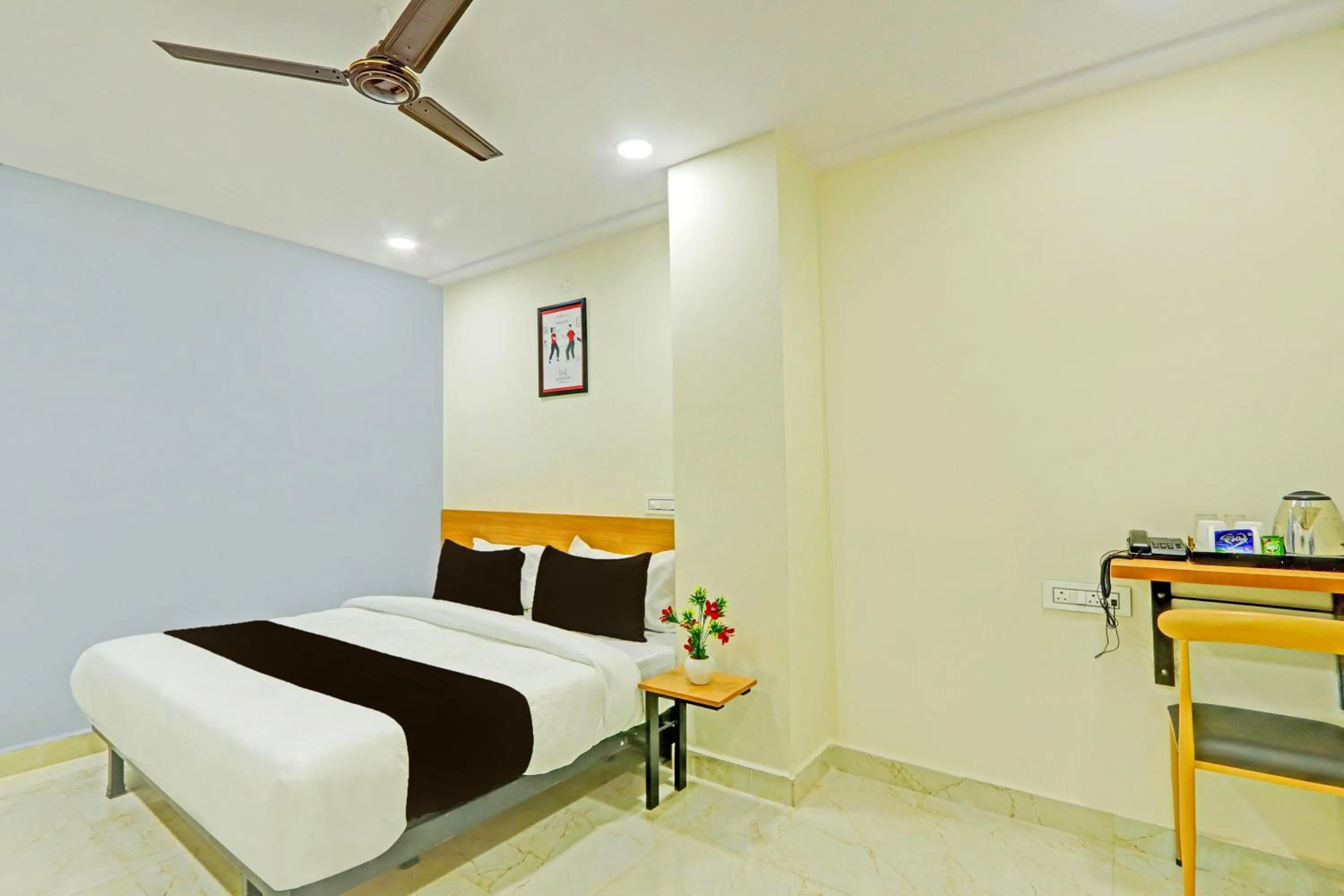 Bedroom, Bed in Townhouse La Vista Inn Grand Hotel