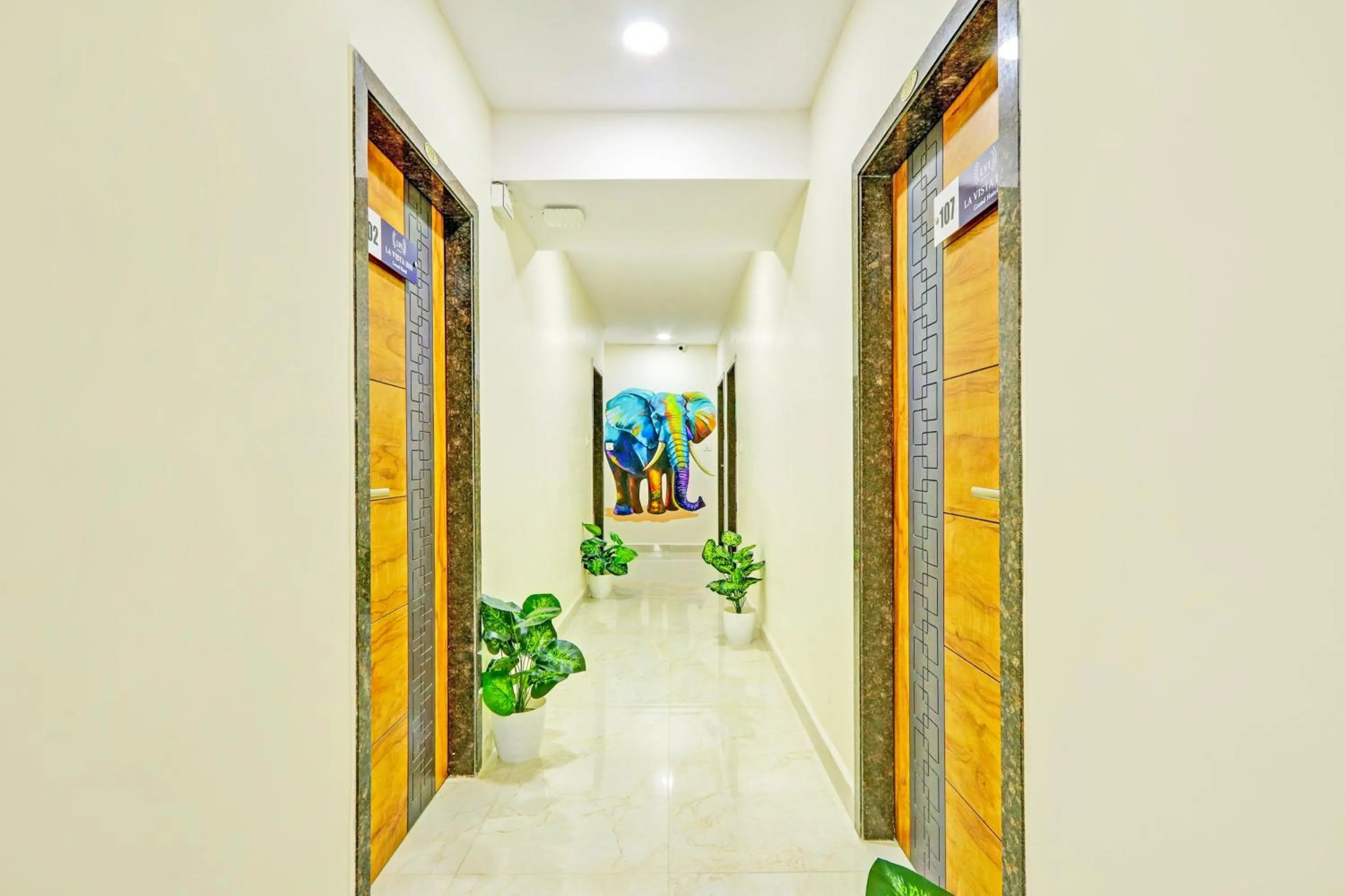 Lobby or reception in Townhouse La Vista Inn Grand Hotel