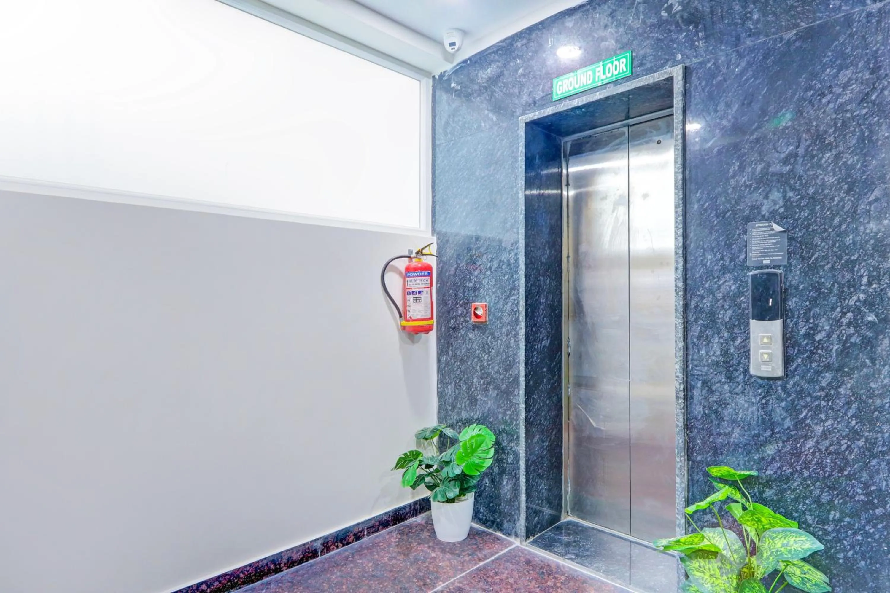 Lobby or reception in Townhouse La Vista Inn Grand Hotel