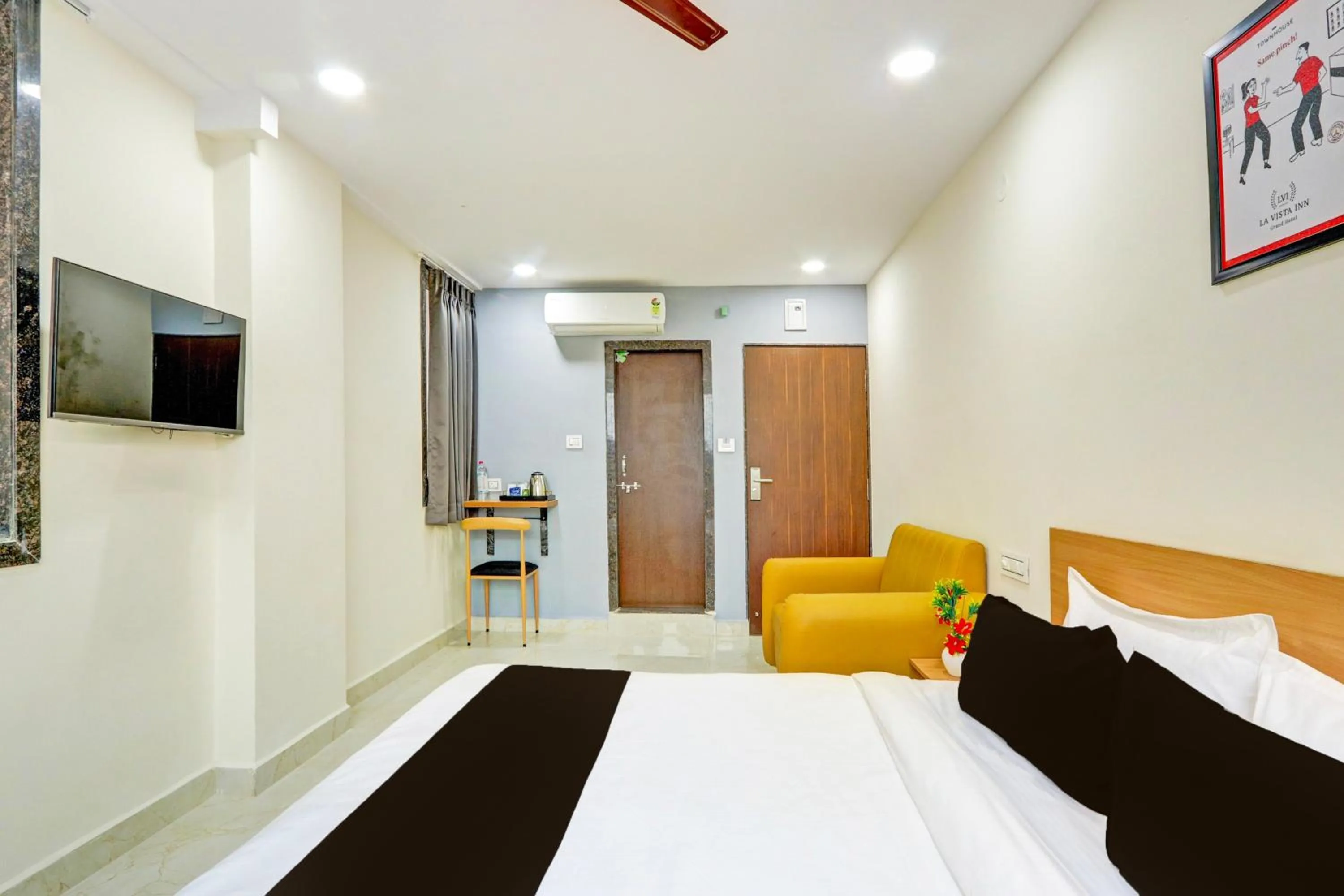 Bedroom, Bed in Townhouse La Vista Inn Grand Hotel