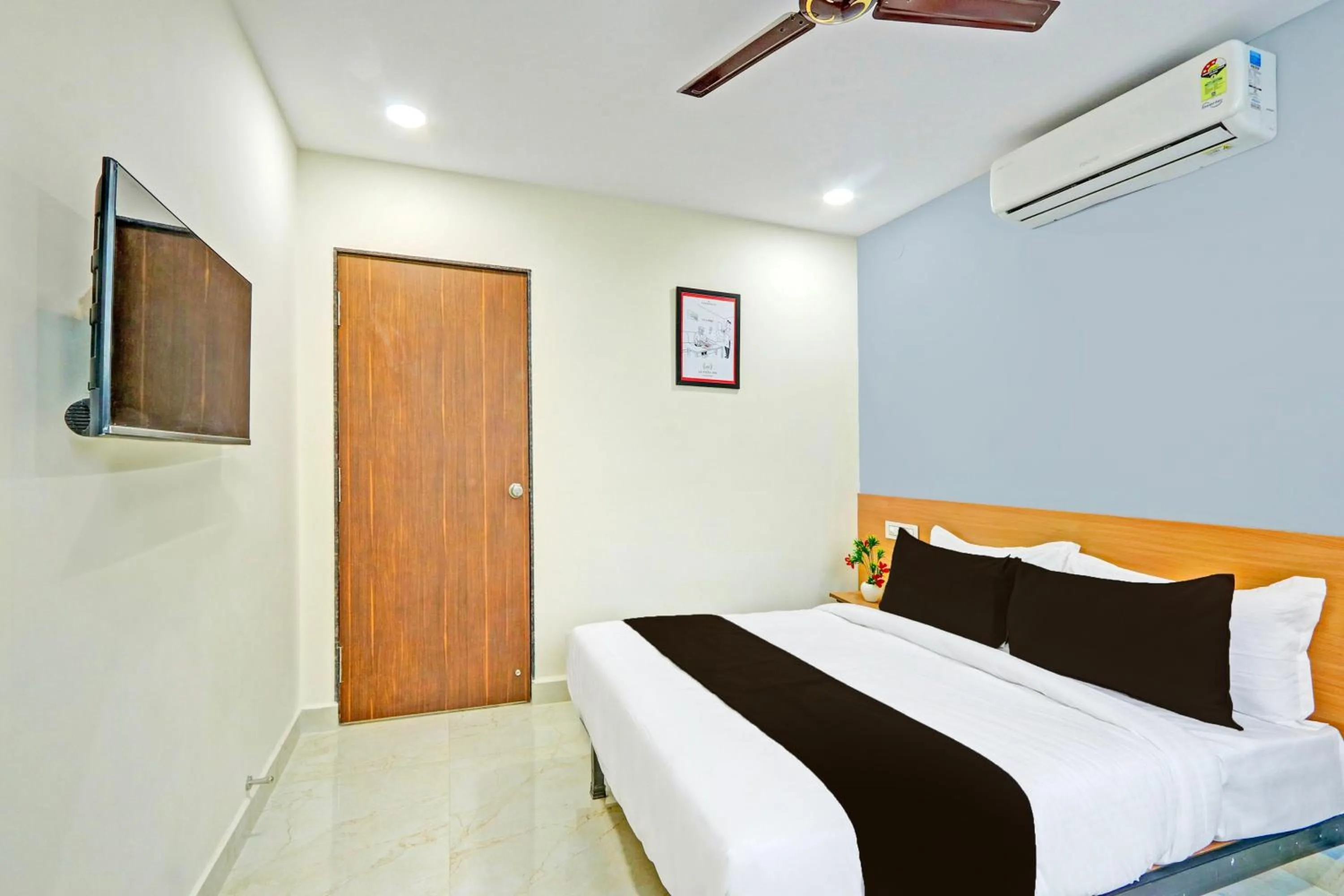 Bedroom, Bed in Townhouse La Vista Inn Grand Hotel