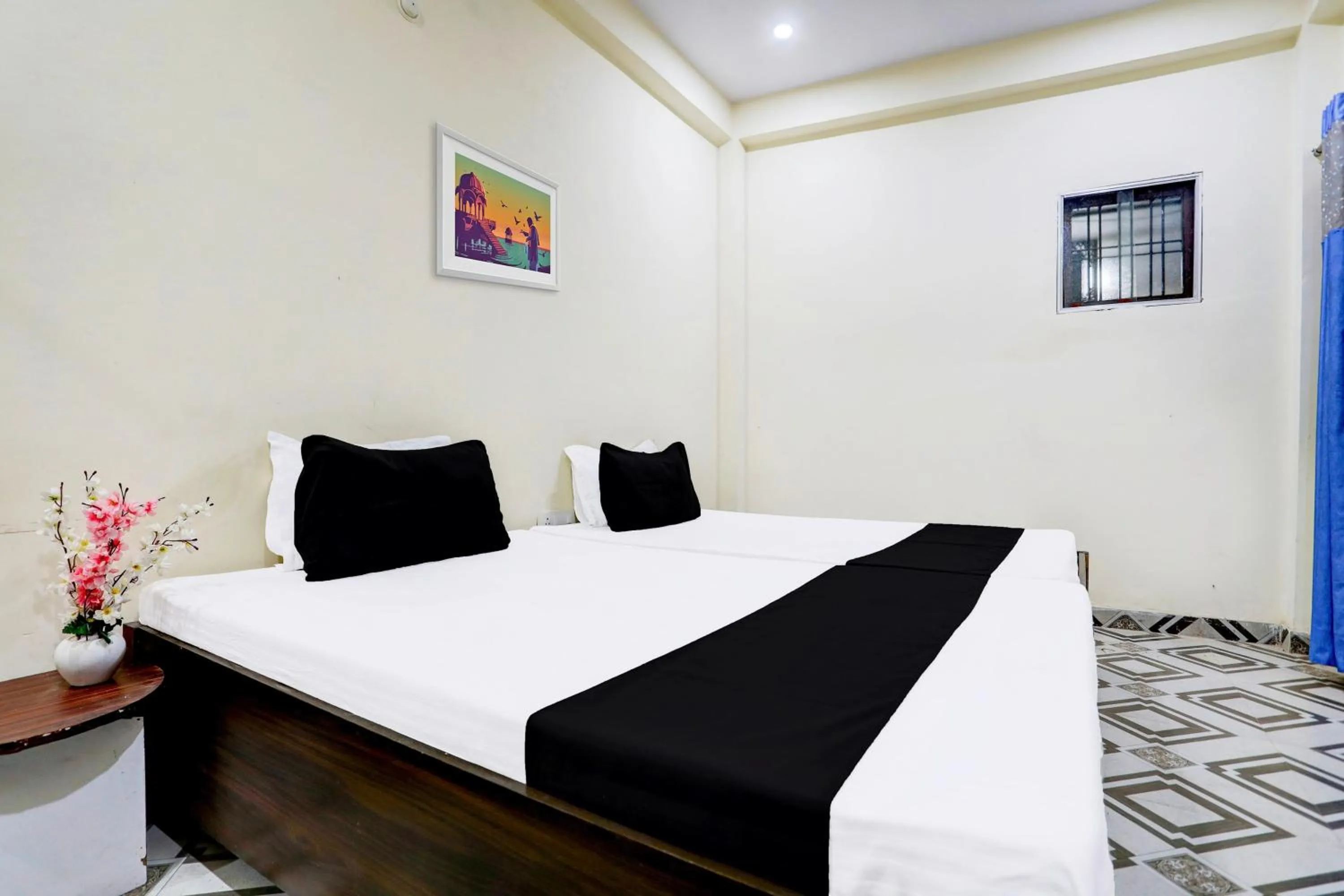 Bedroom, Bed in Hotel O Suryawanshi